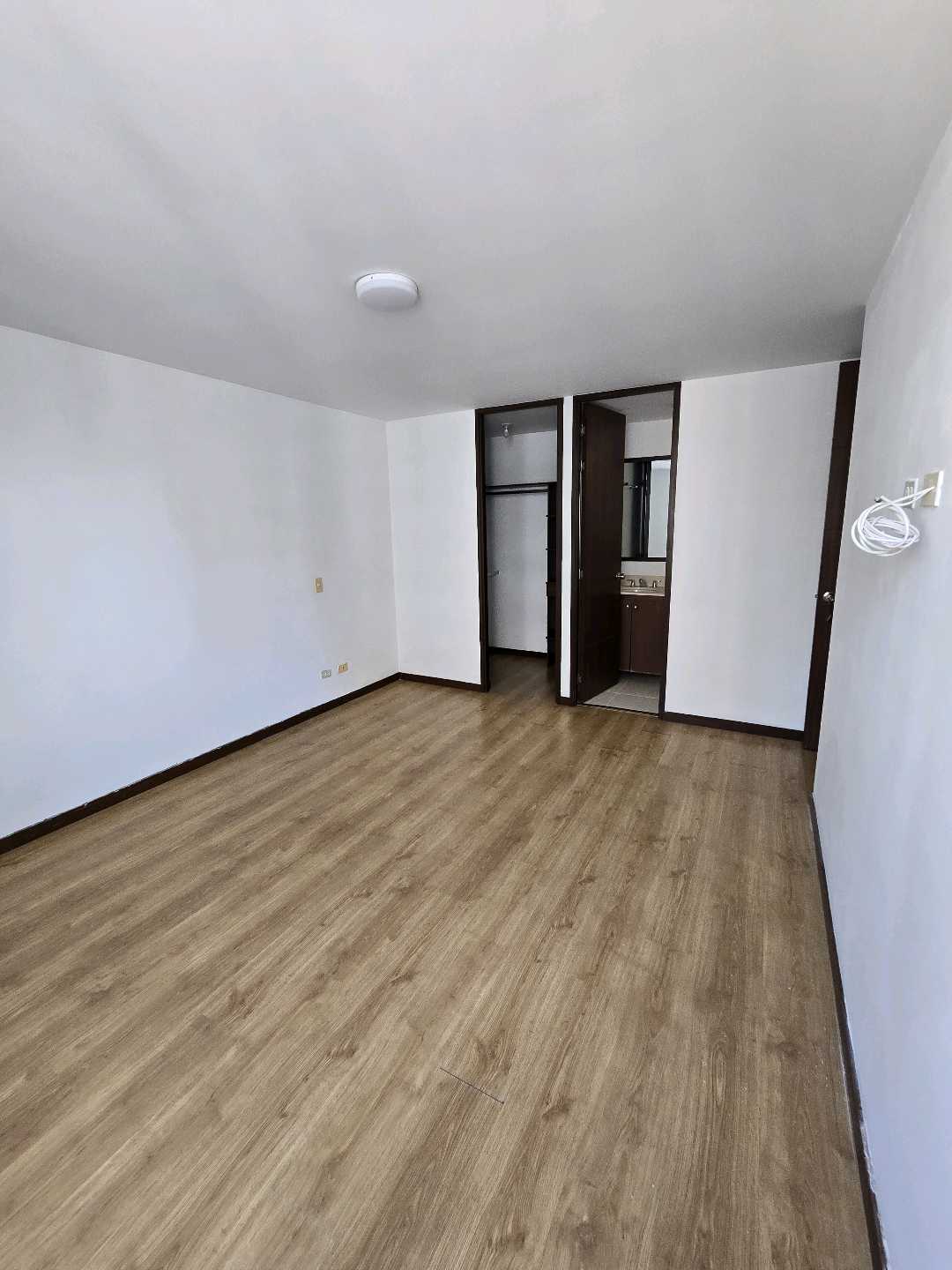 Arriendo apartamento calasanz