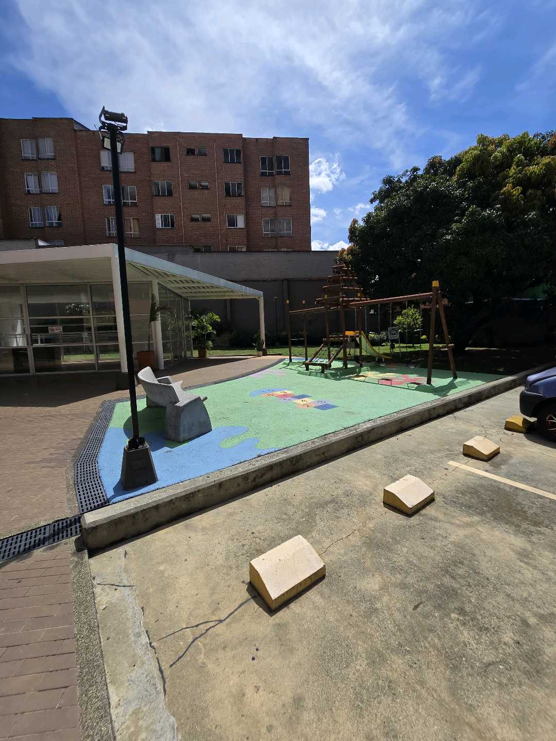 Arriendo apartamento calasanz
