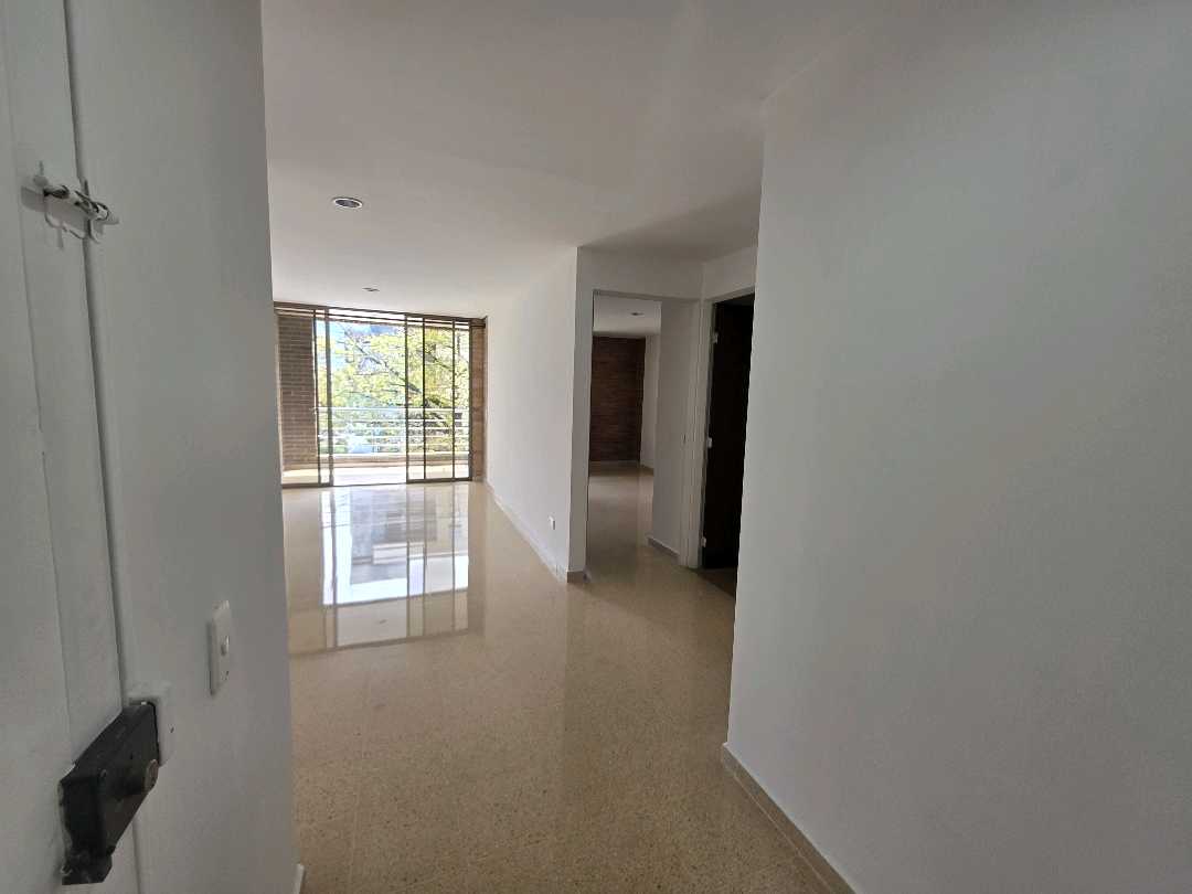 Arriendo apartamento calasanz