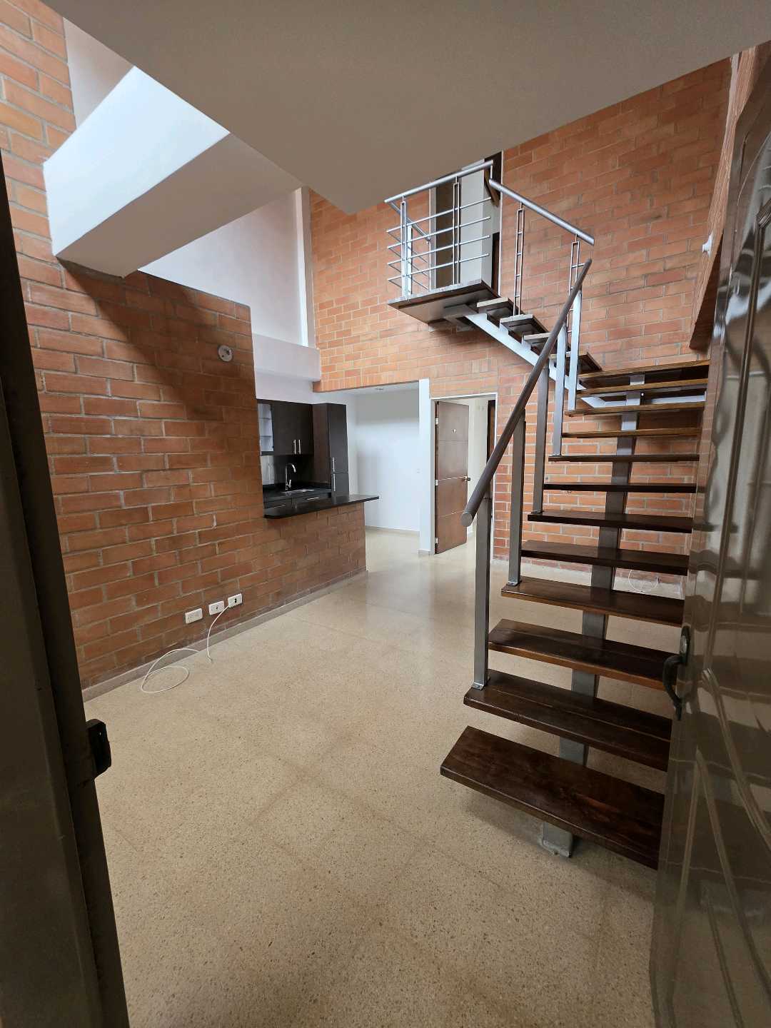 Arriendo apartamento calasanz