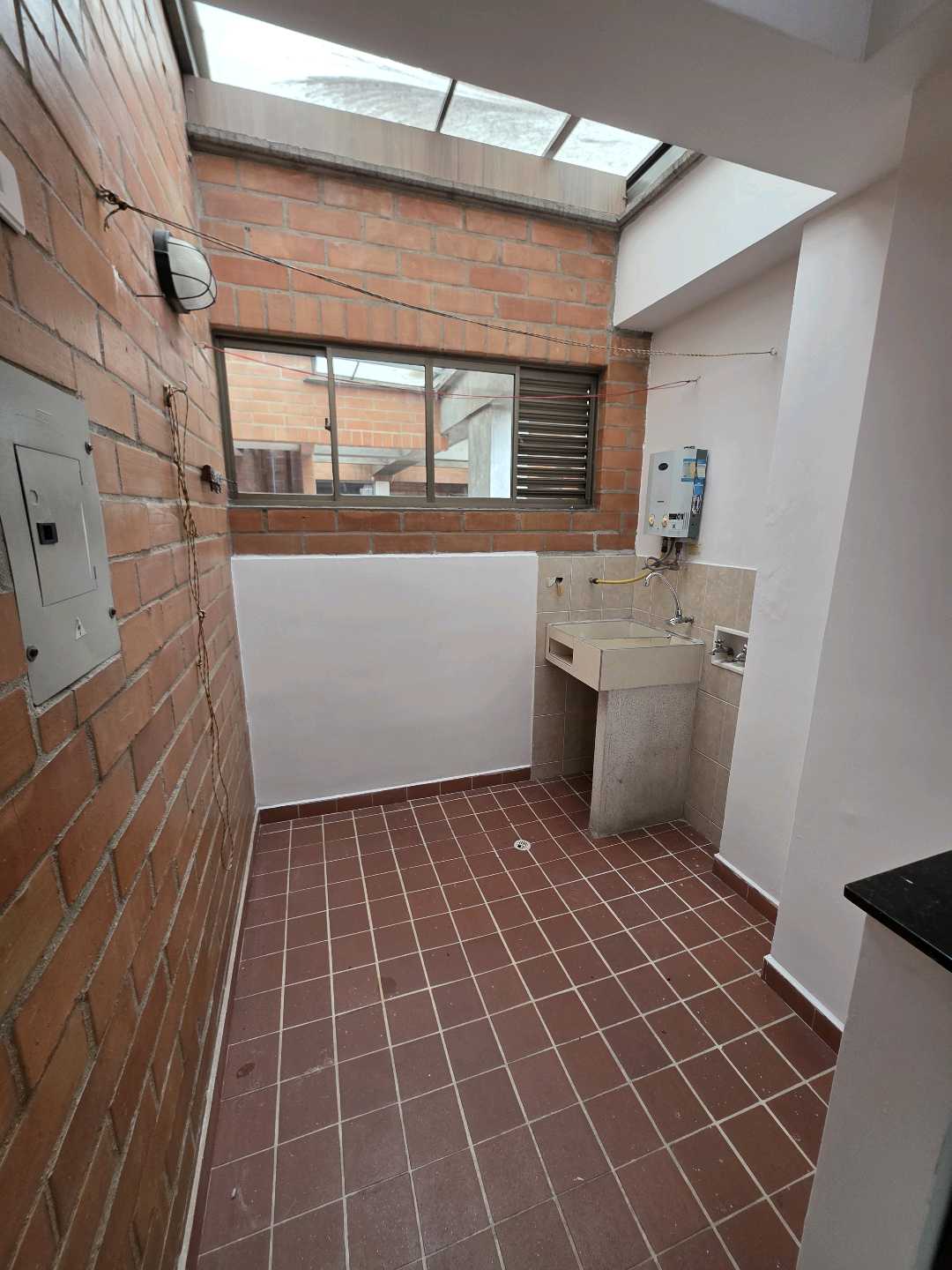 Arriendo apartamento calasanz