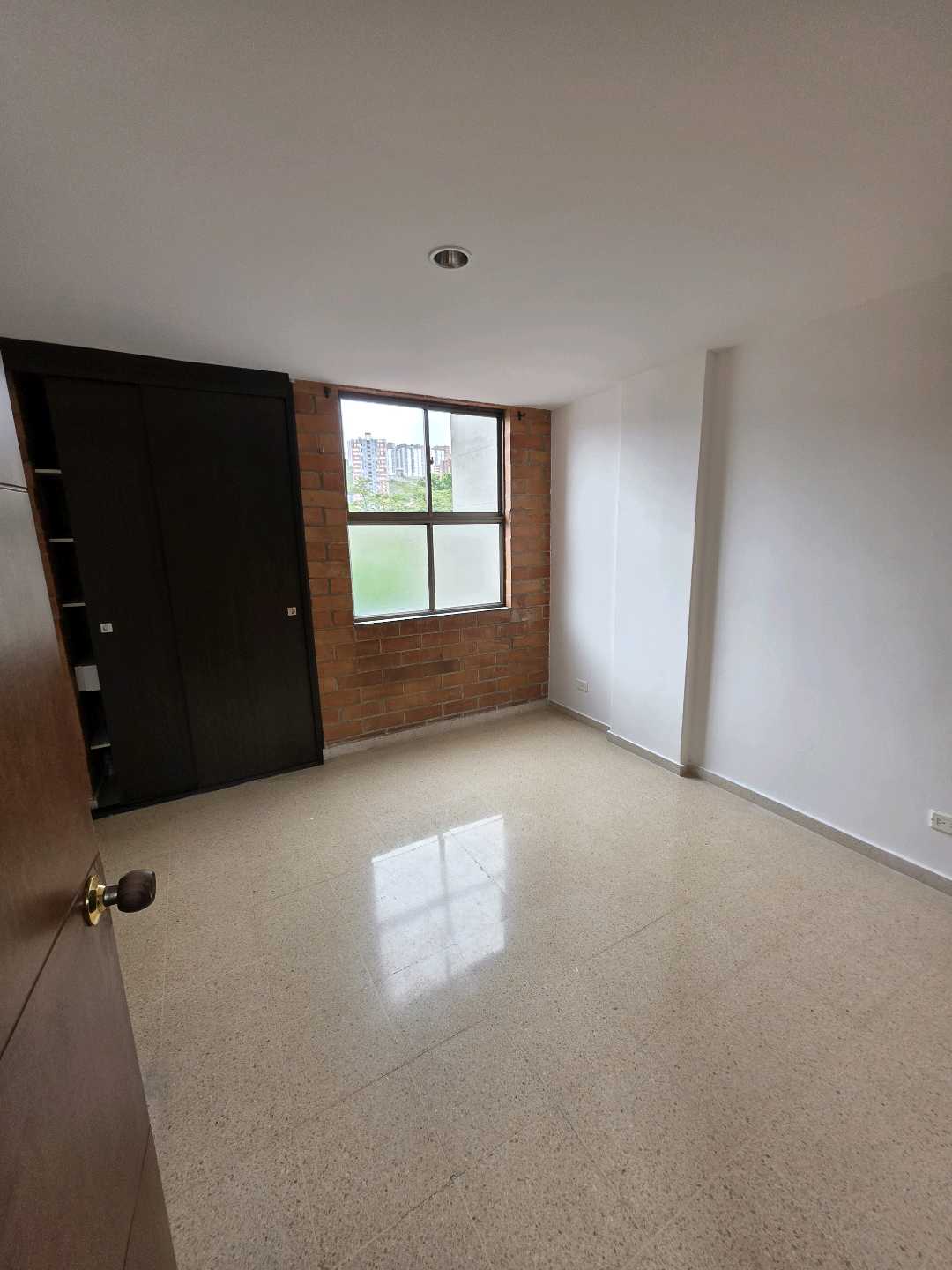 Arriendo apartamento calasanz