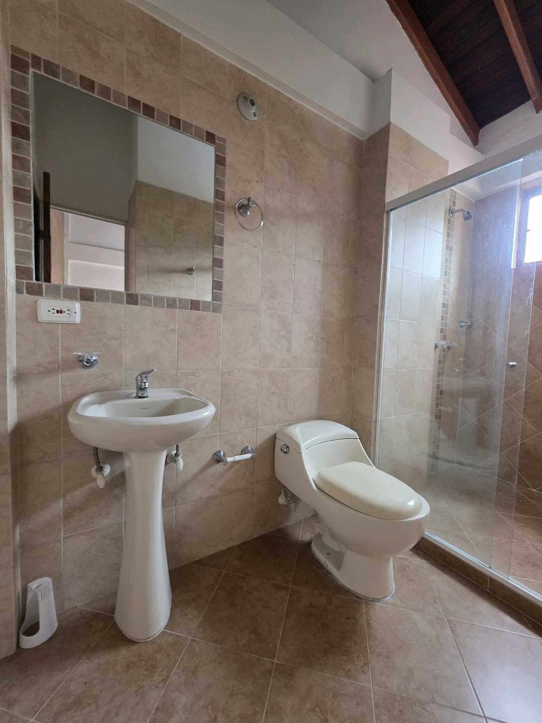 Arriendo apartamento calasanz