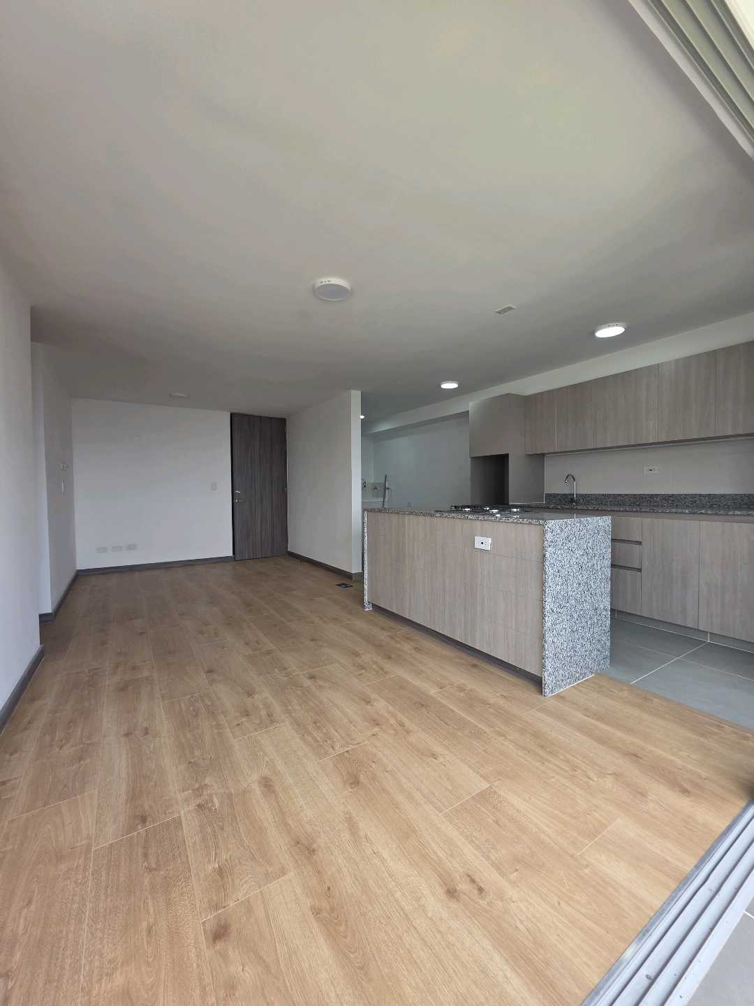 Arriendo apartamento calasanz