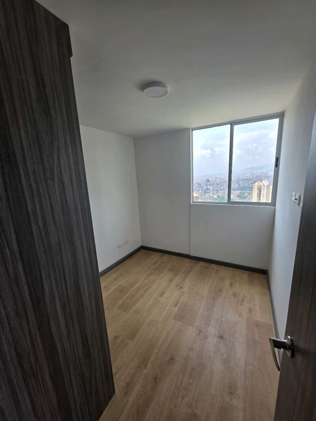 Arriendo apartamento calasanz