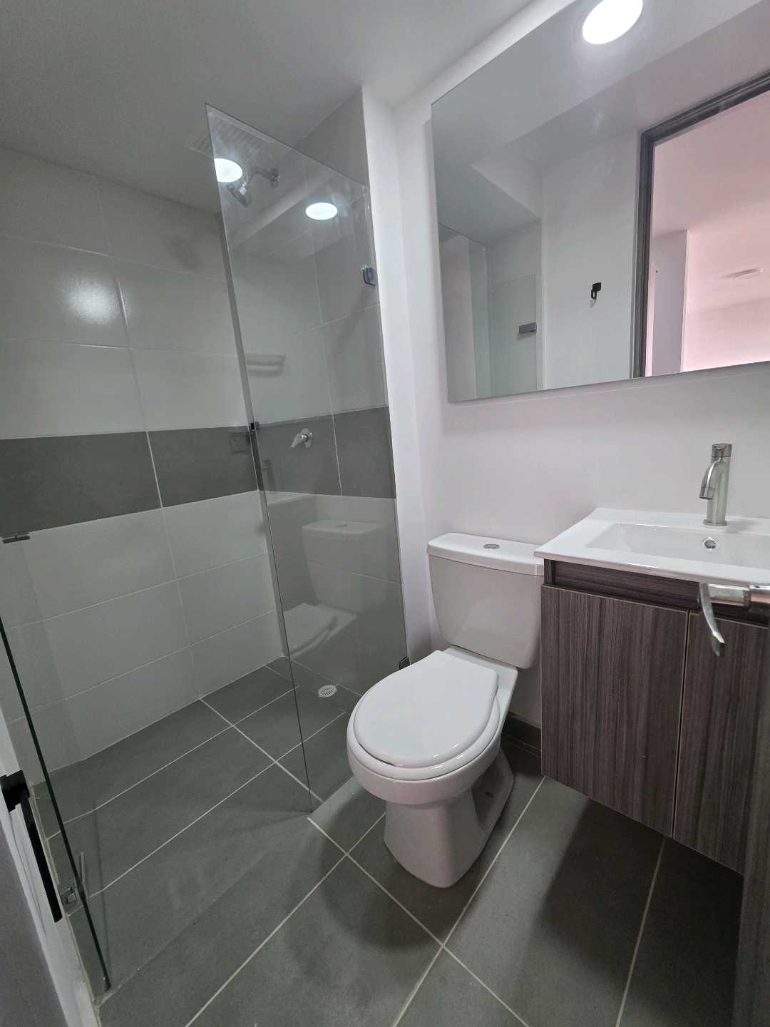 Arriendo apartamento calasanz