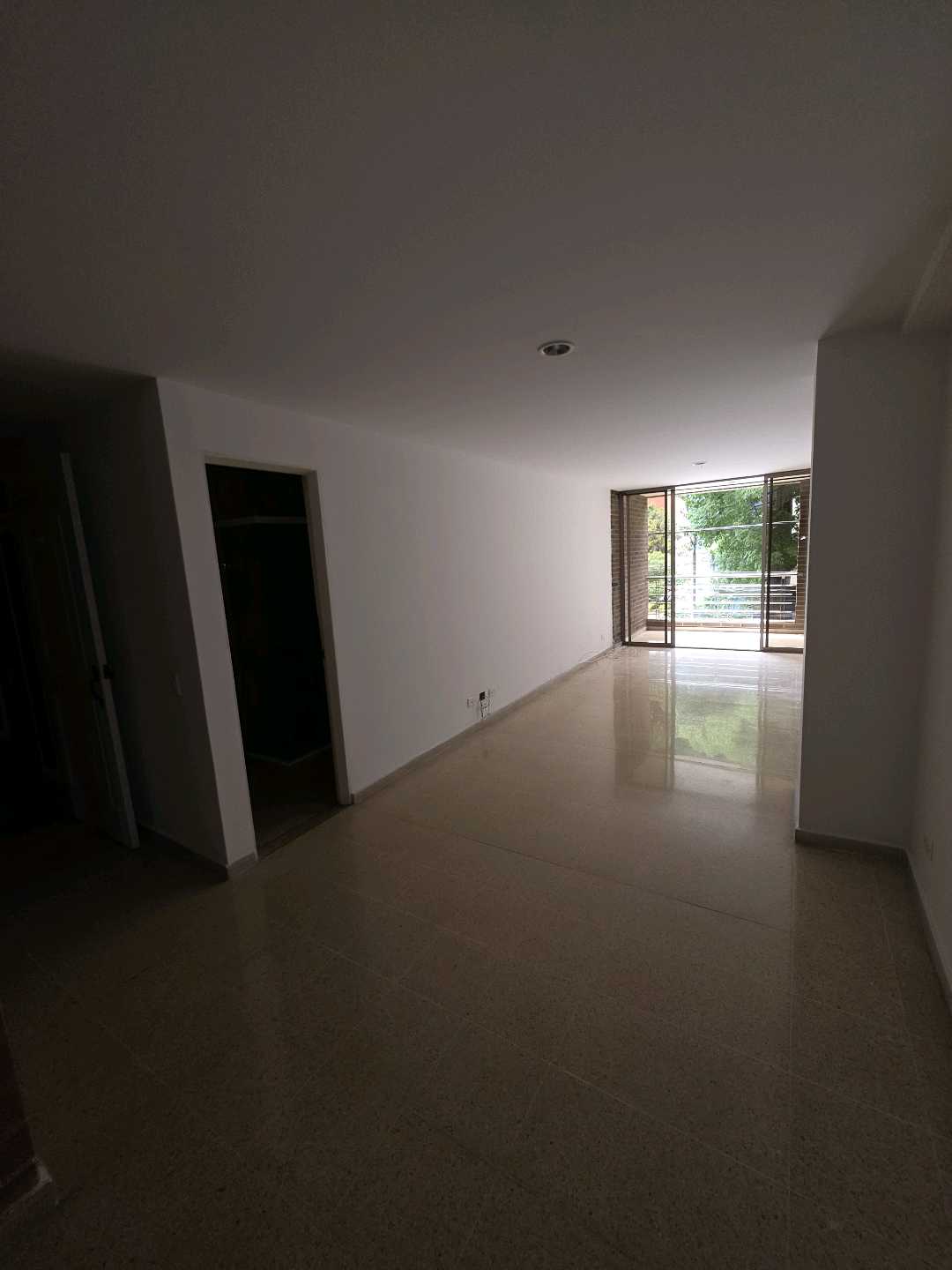 Arriendo apartamento calasanz
