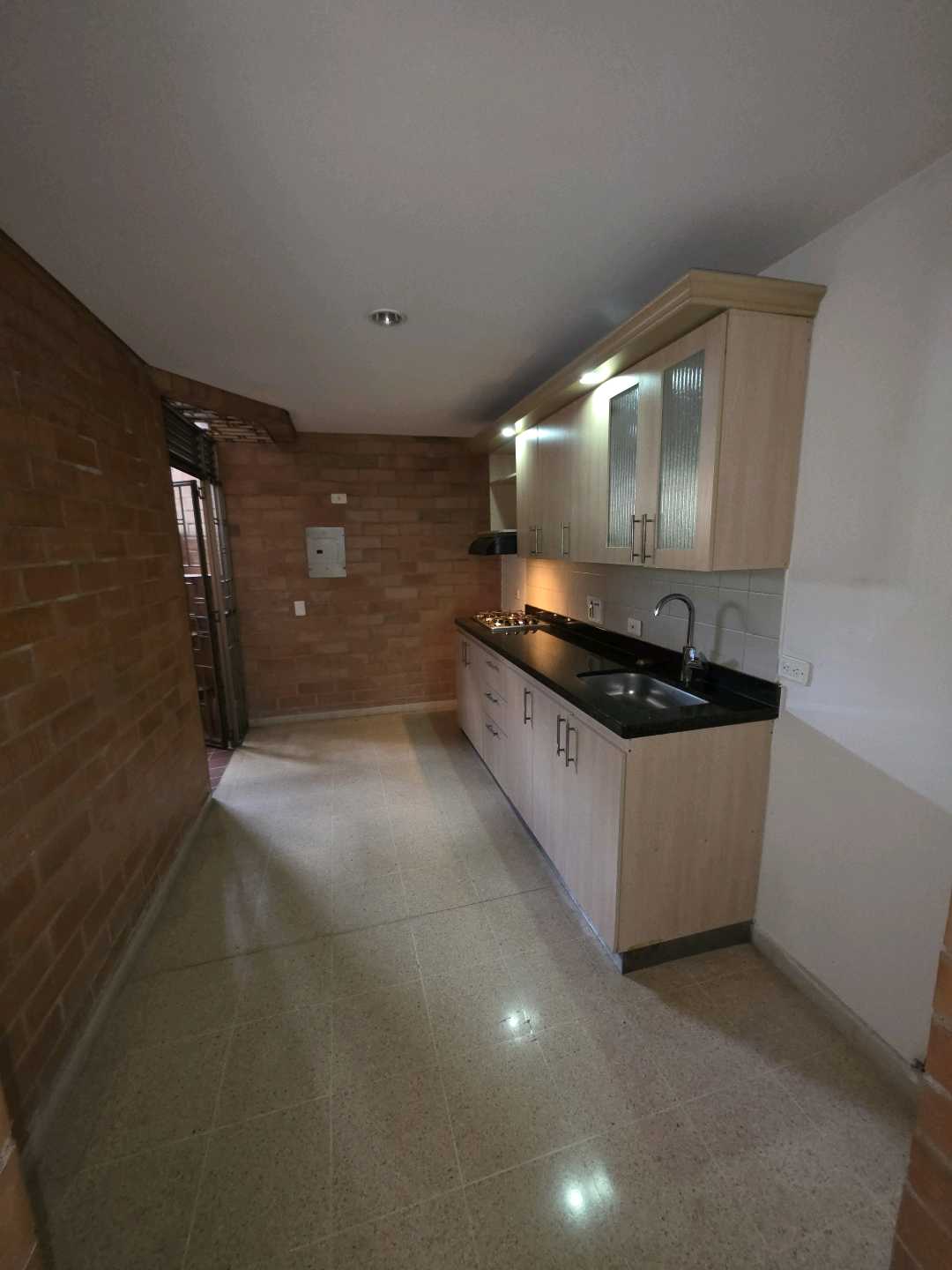 Arriendo apartamento calasanz