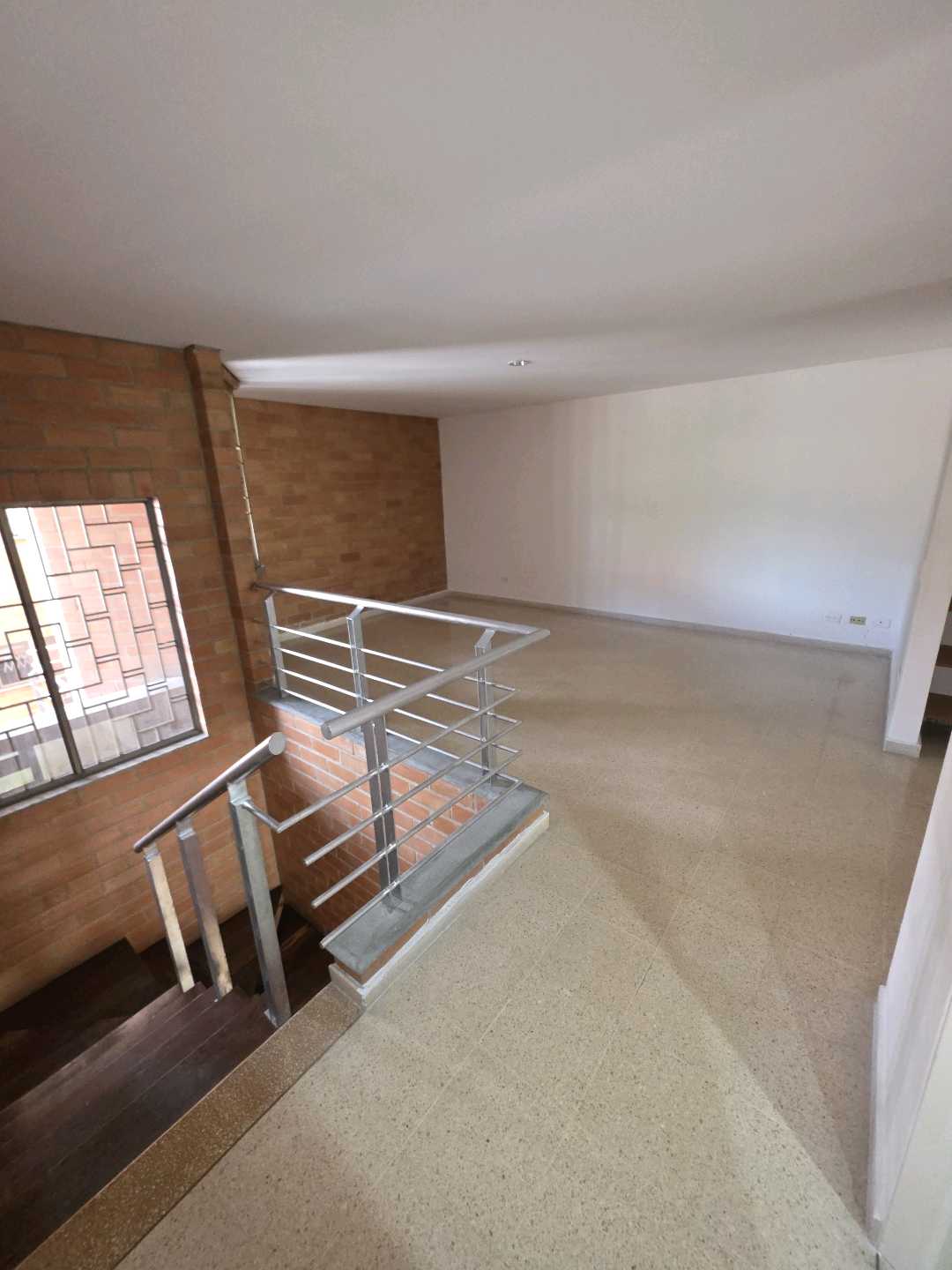 Arriendo apartamento calasanz