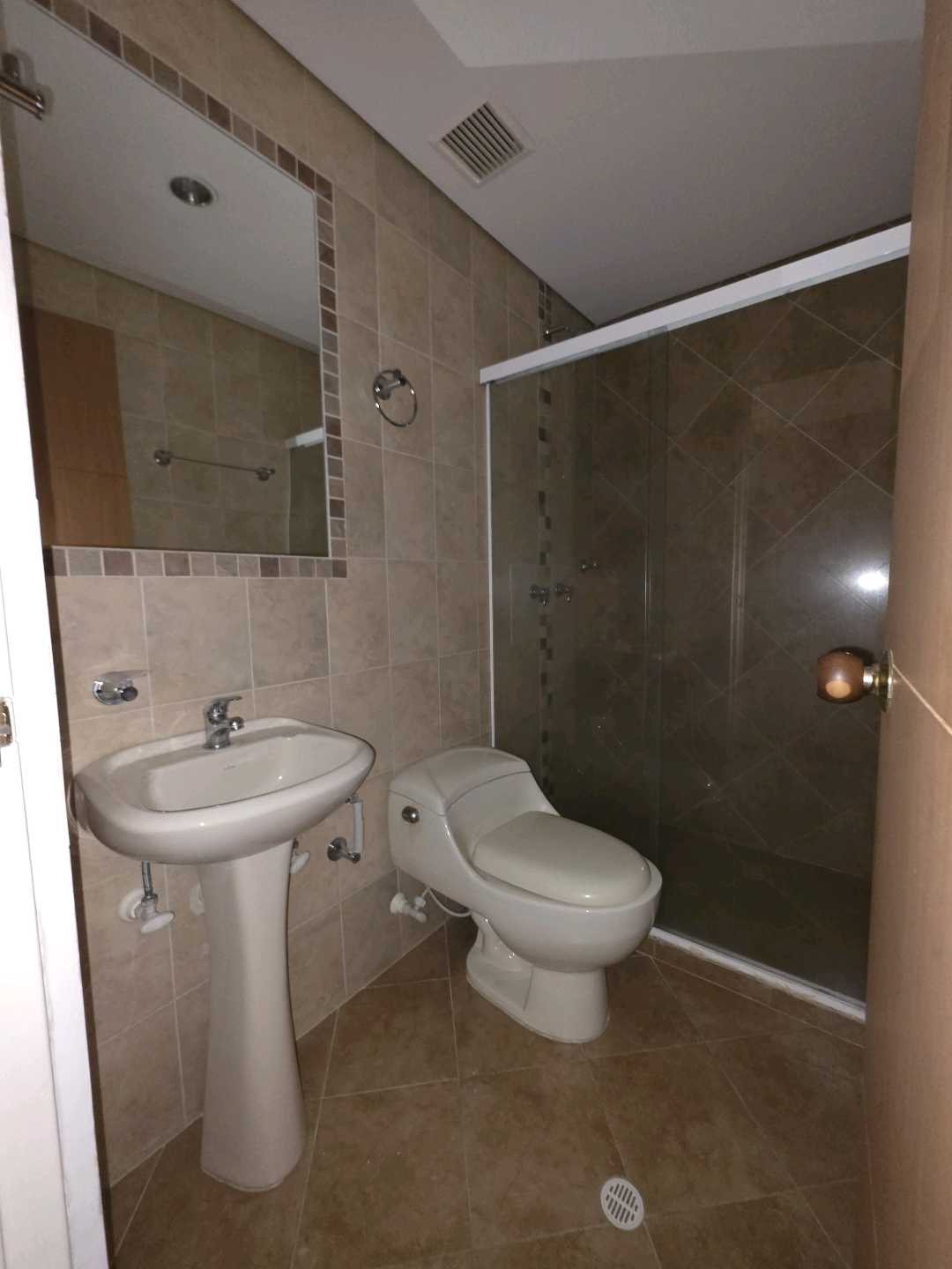 Arriendo apartamento calasanz