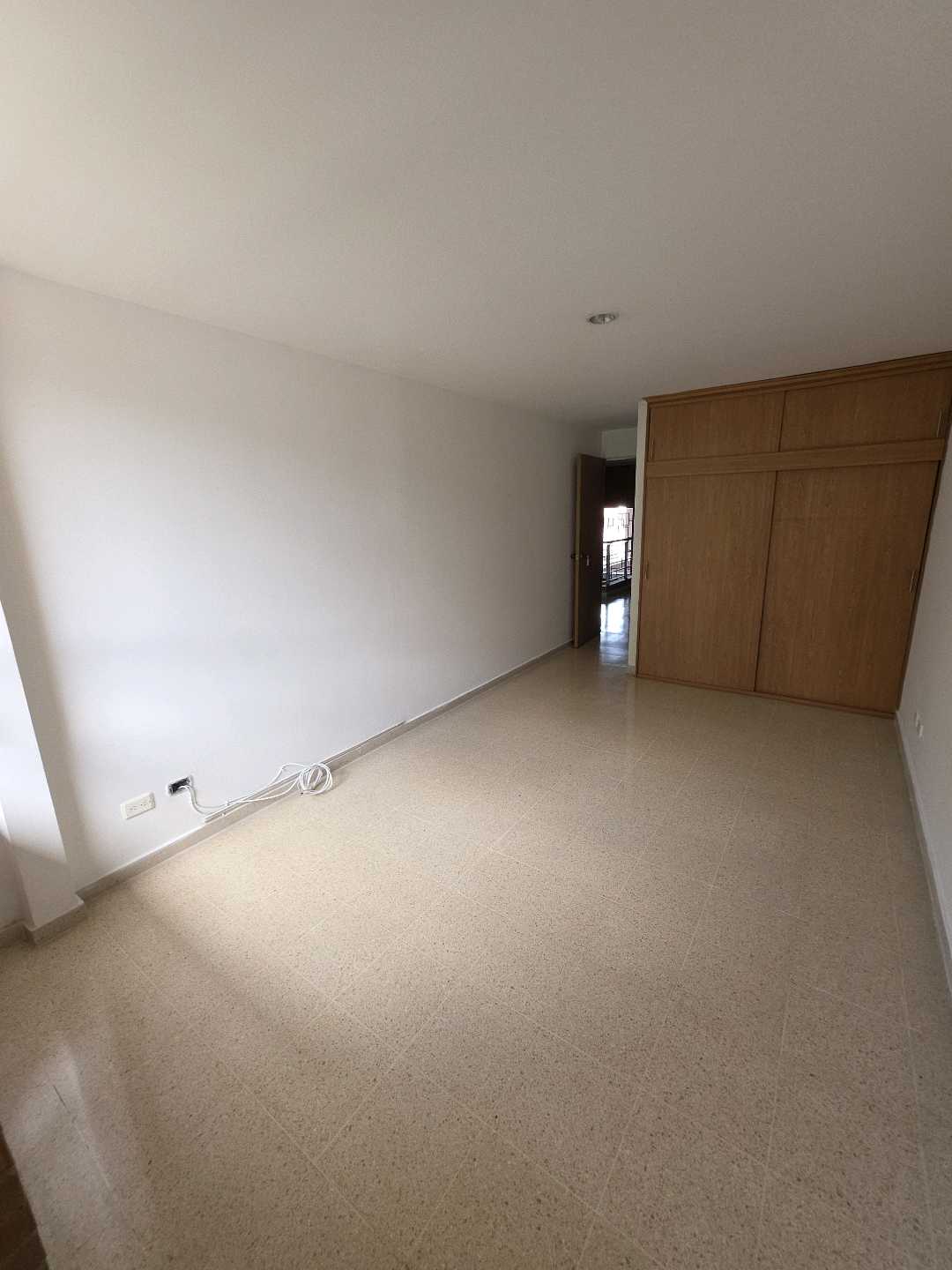 Arriendo apartamento calasanz