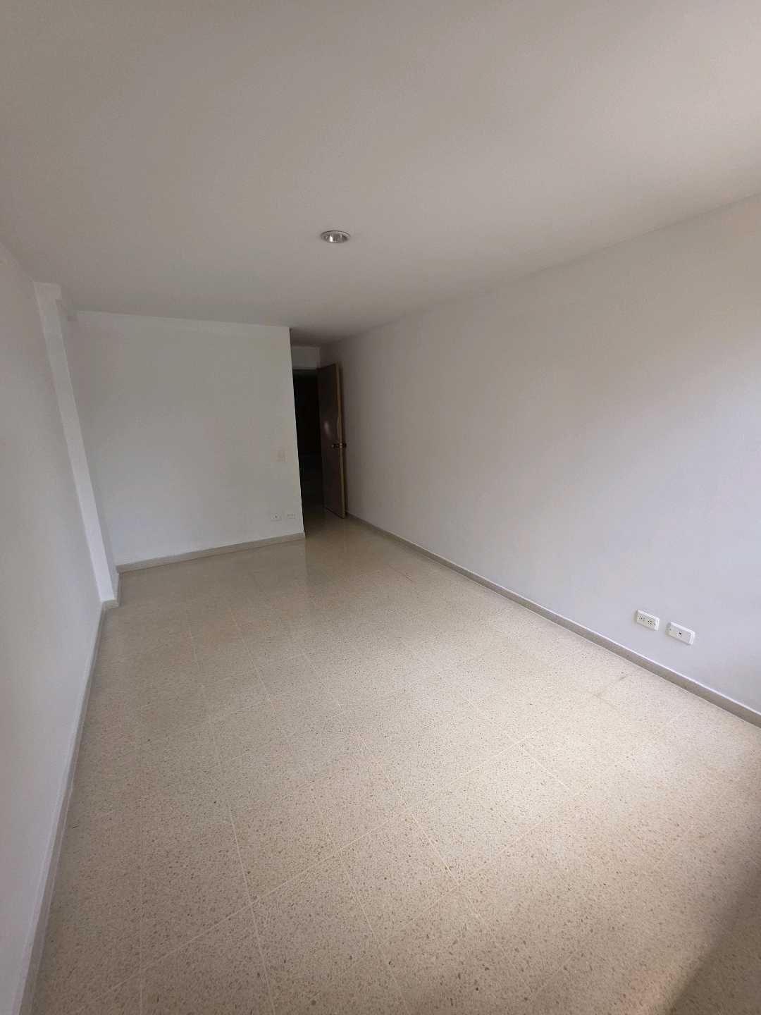 Arriendo apartamento calasanz