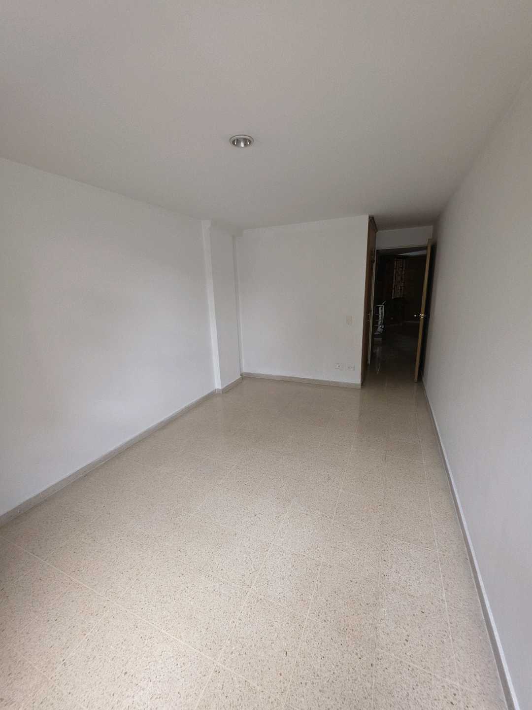 Arriendo apartamento calasanz