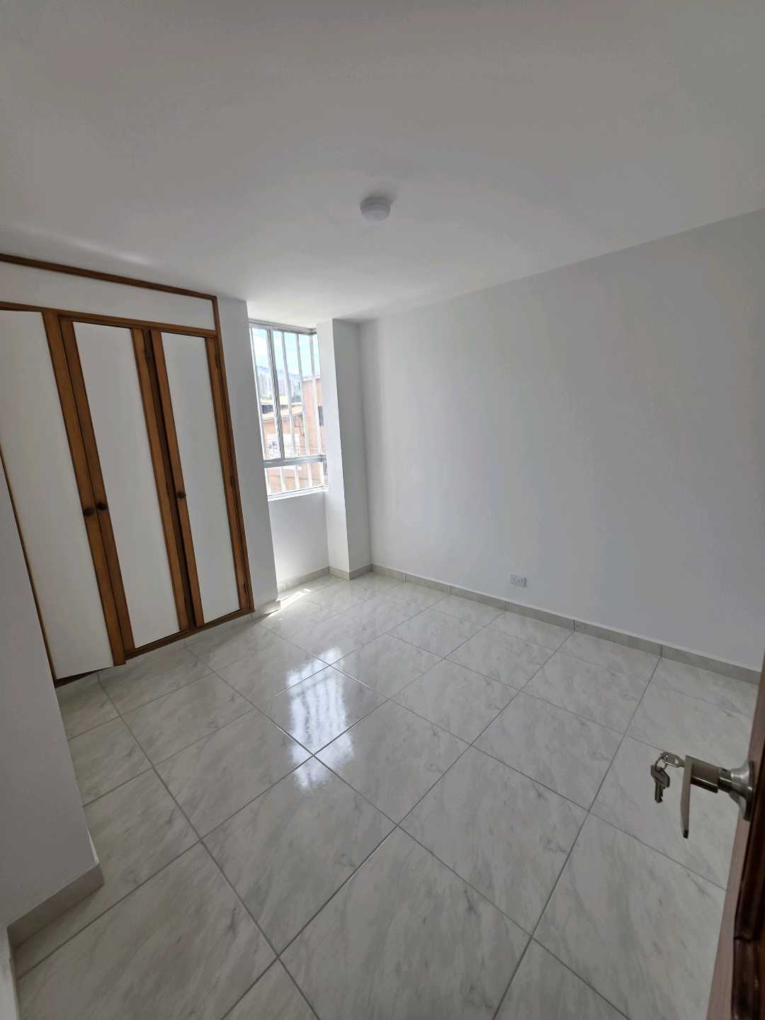 Arriendo apartamento calasanz