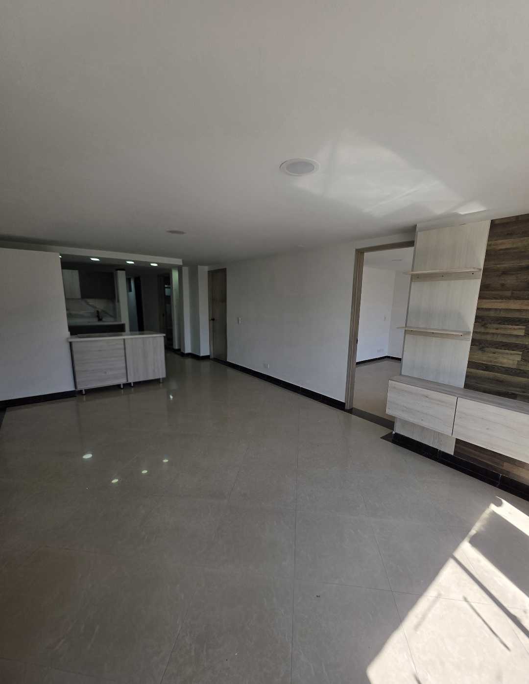 Arriendo apartamento castellana