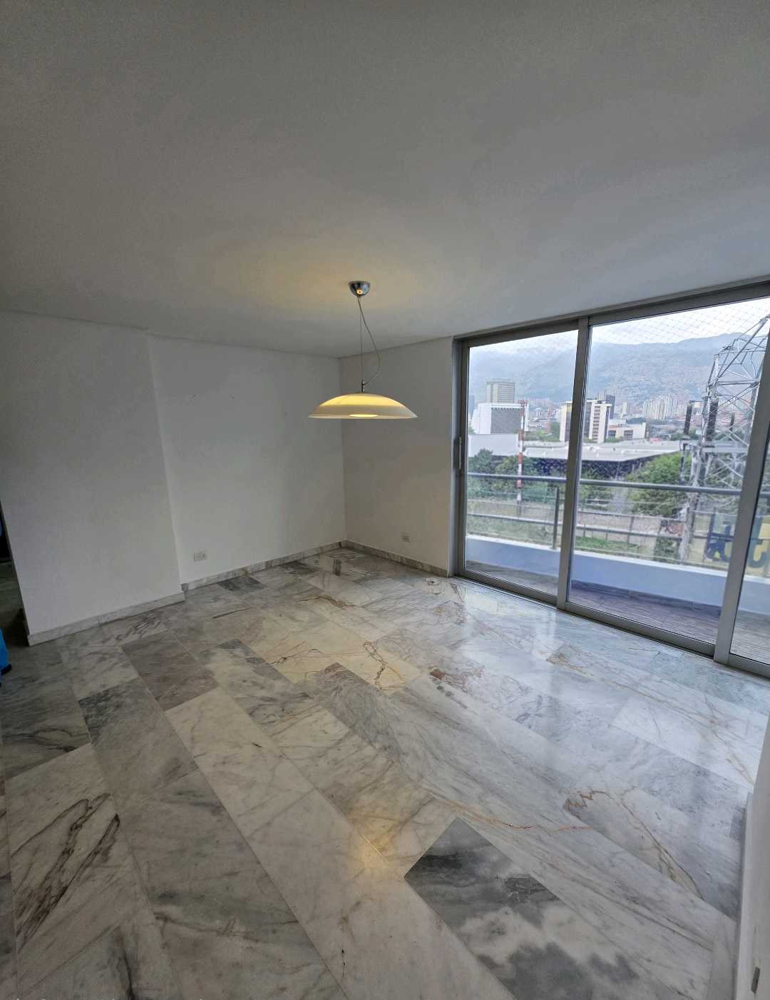 Arriendo apartamento conquistadores