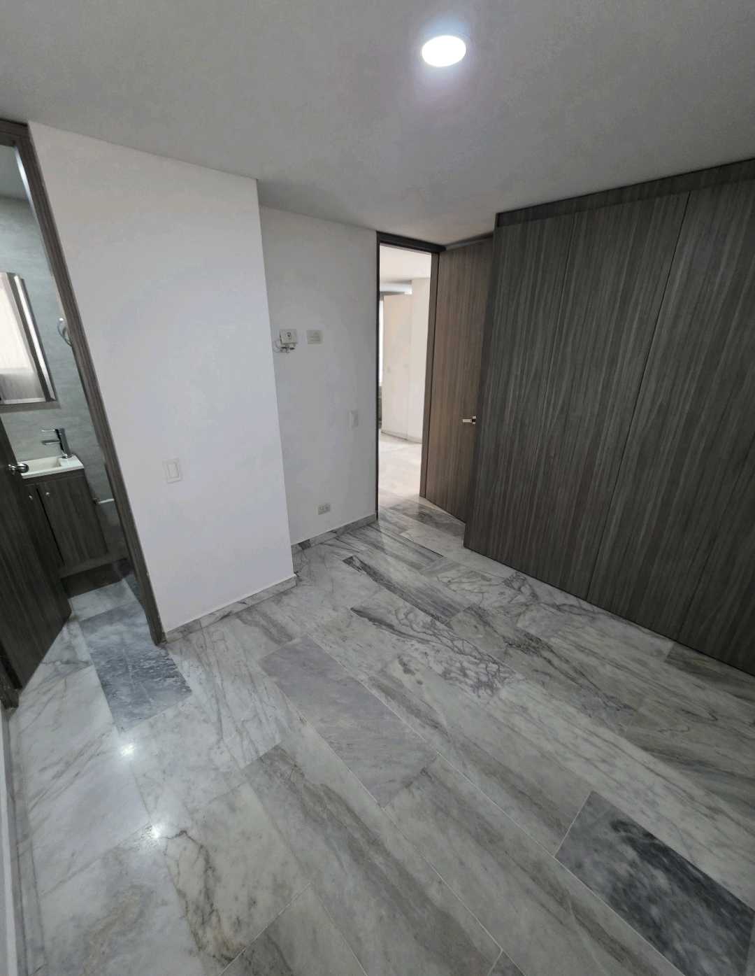 Arriendo apartamento conquistadores