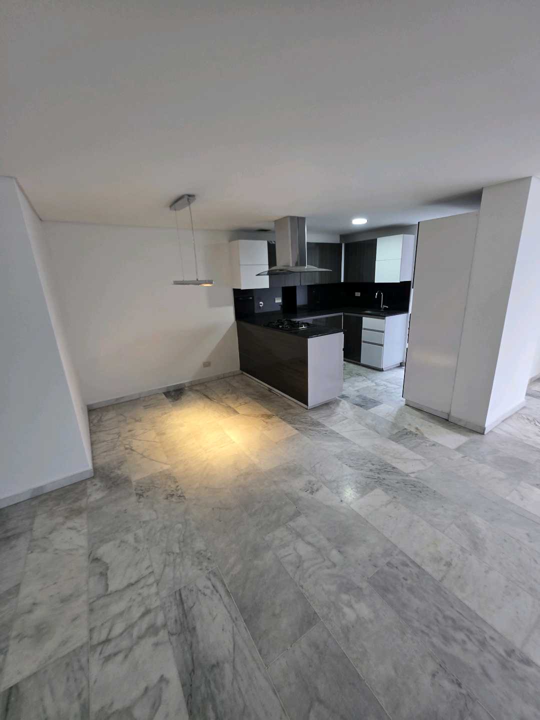 Arriendo apartamento conquistadores