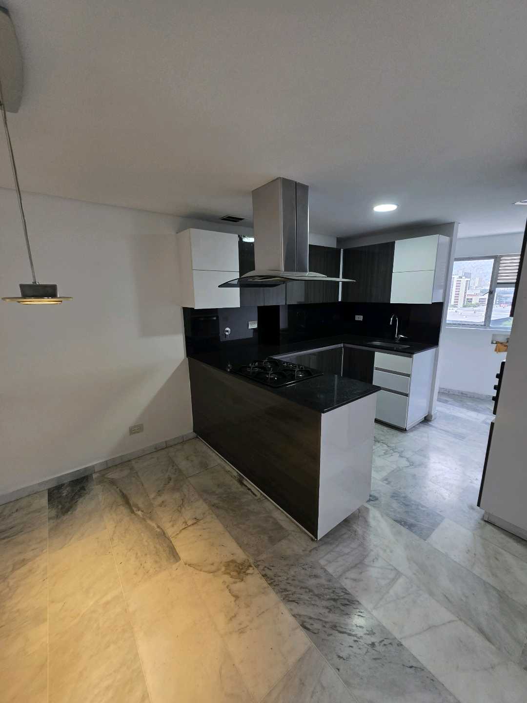 Arriendo apartamento conquistadores