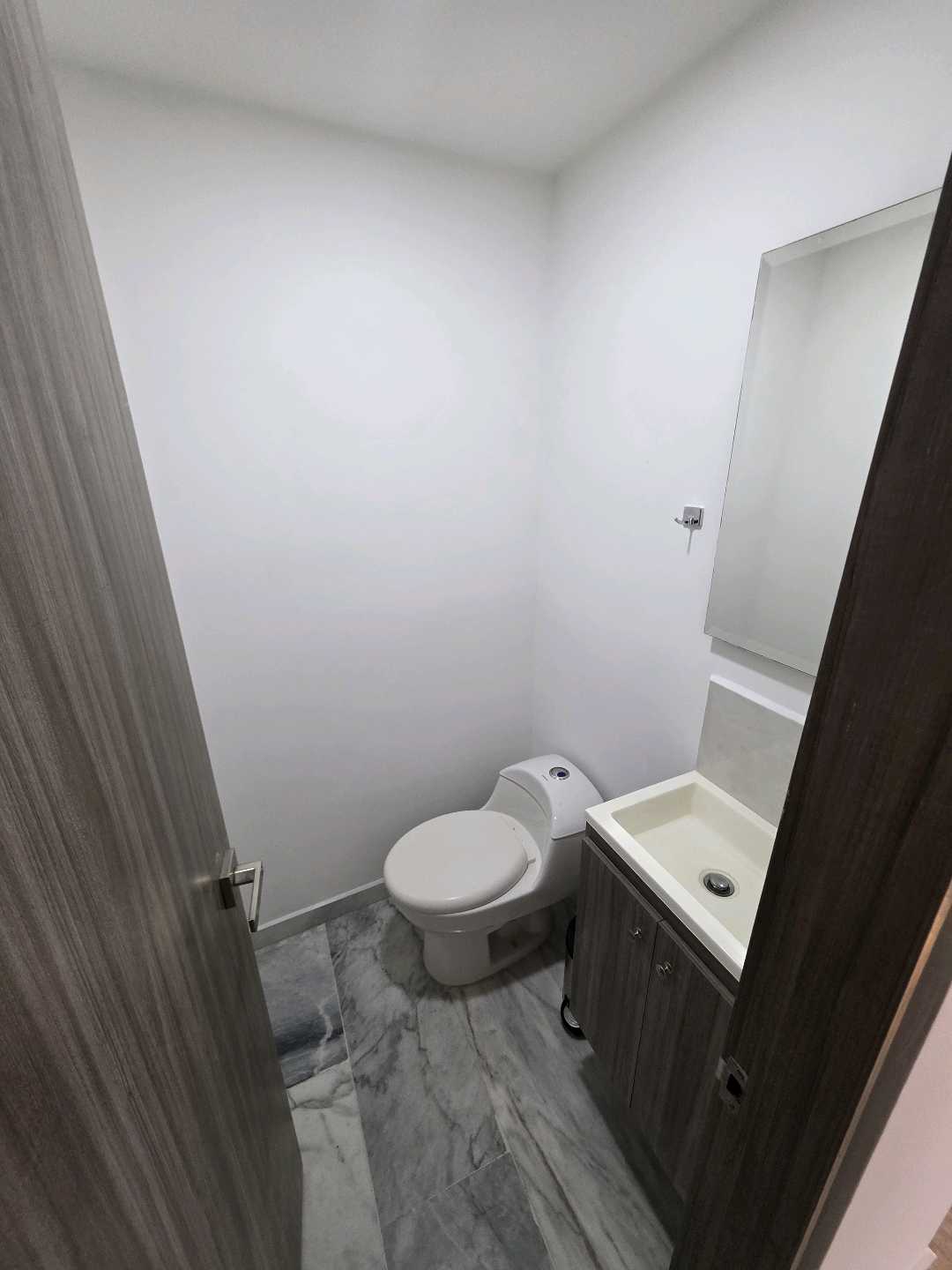 Arriendo apartamento conquistadores