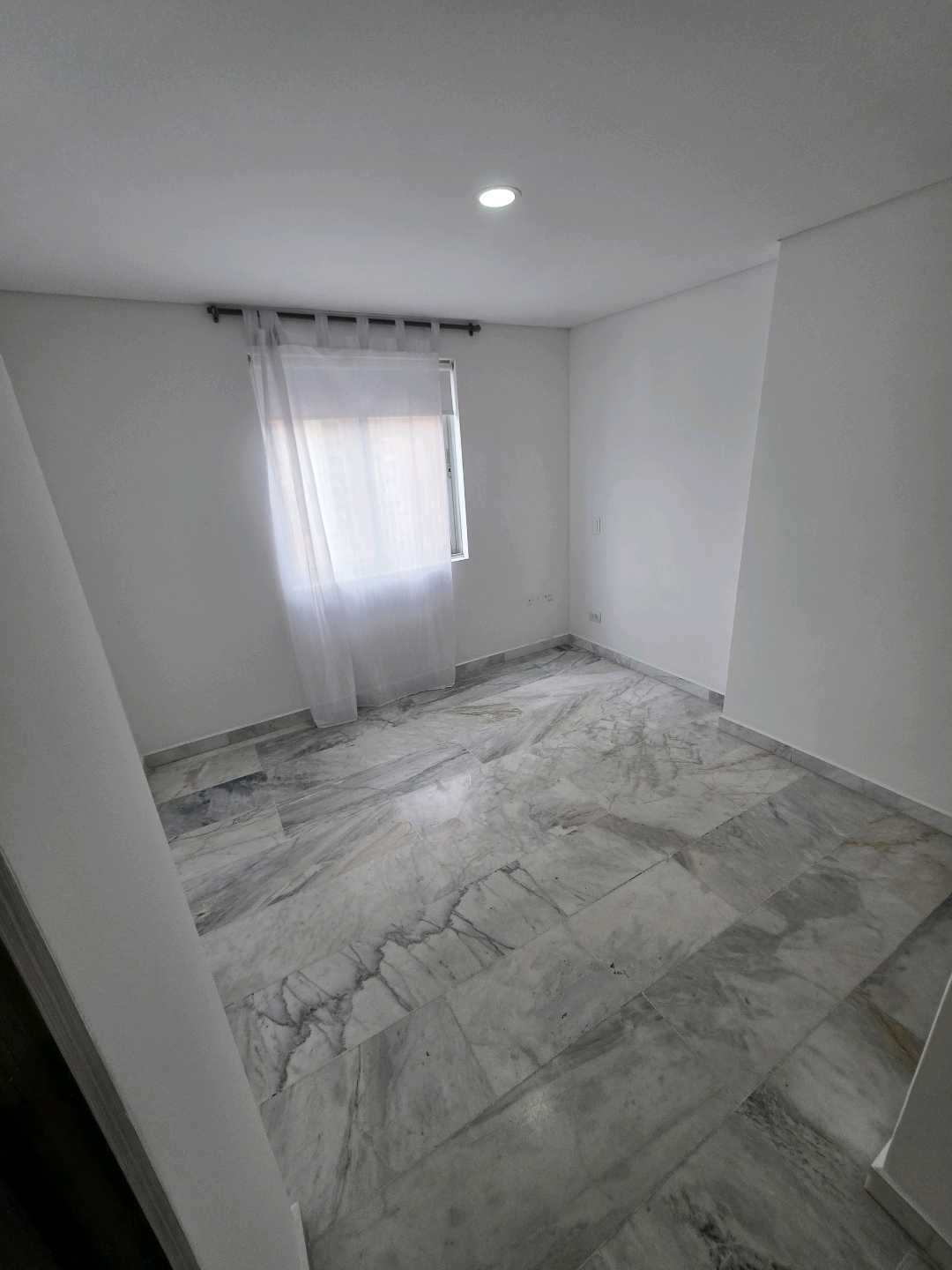 Arriendo apartamento conquistadores