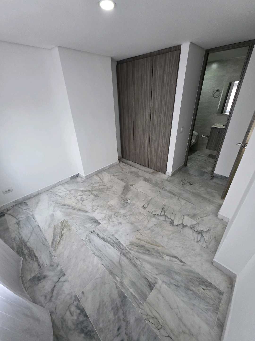 Arriendo apartamento conquistadores
