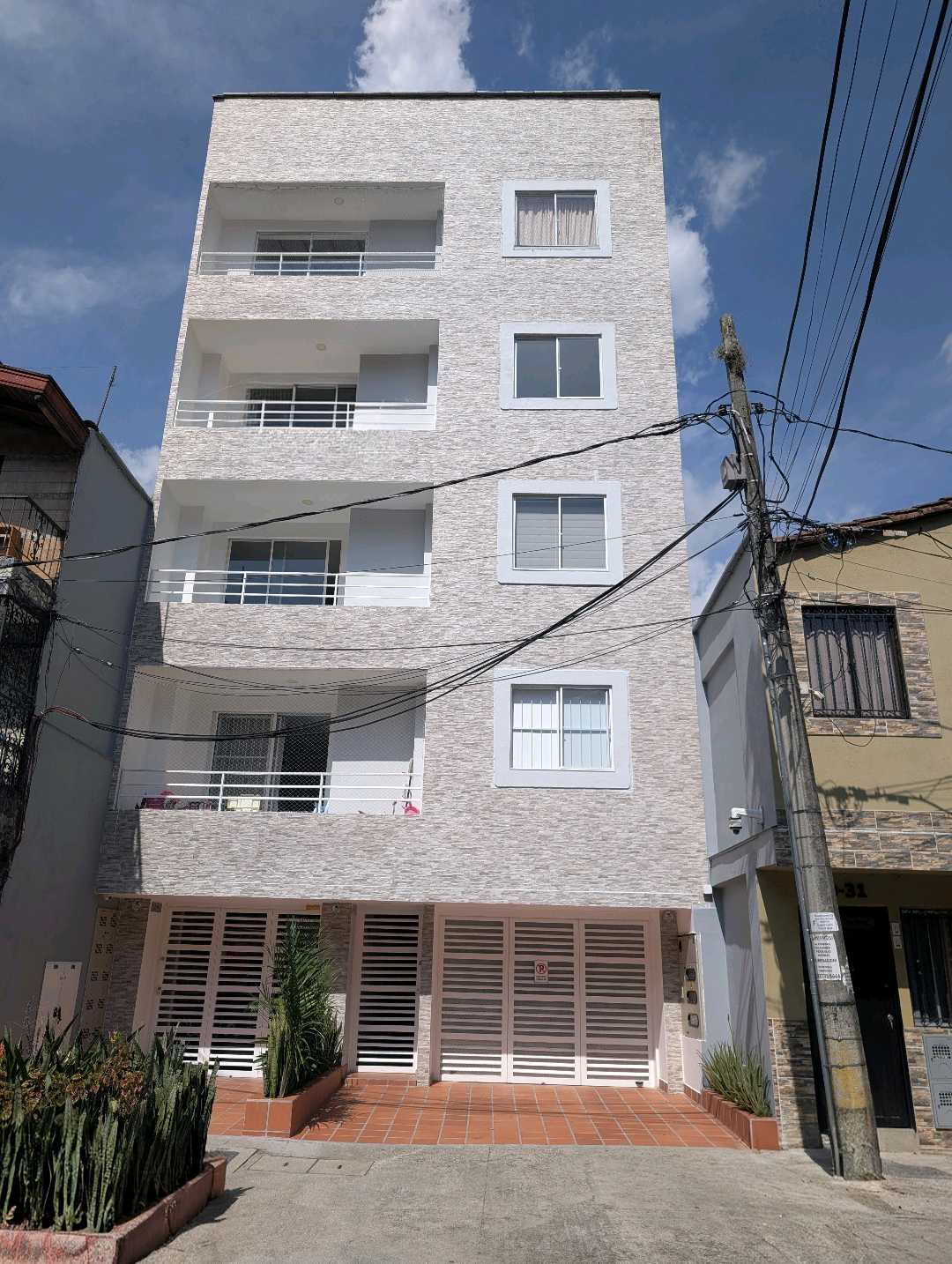 Arriendo apartamento duplex en laureles