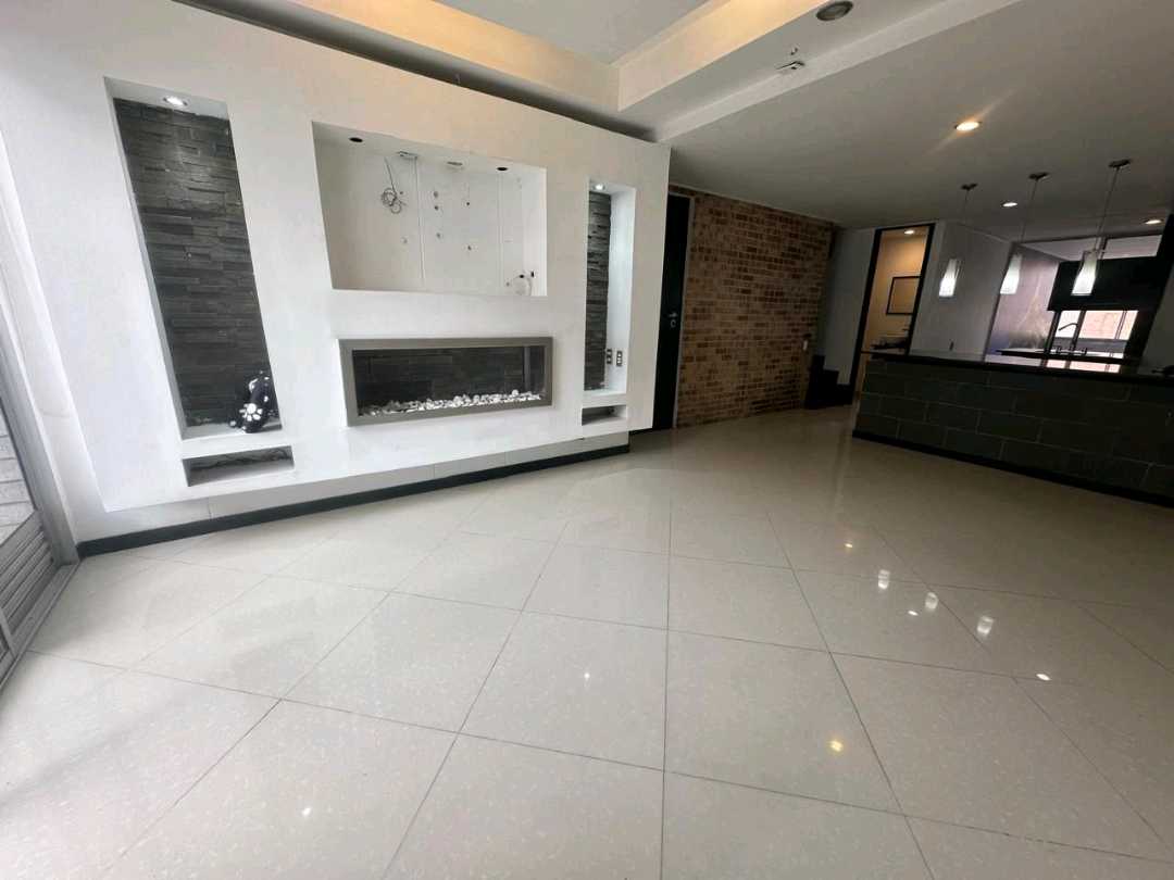 Arriendo apartamento duplex laureles