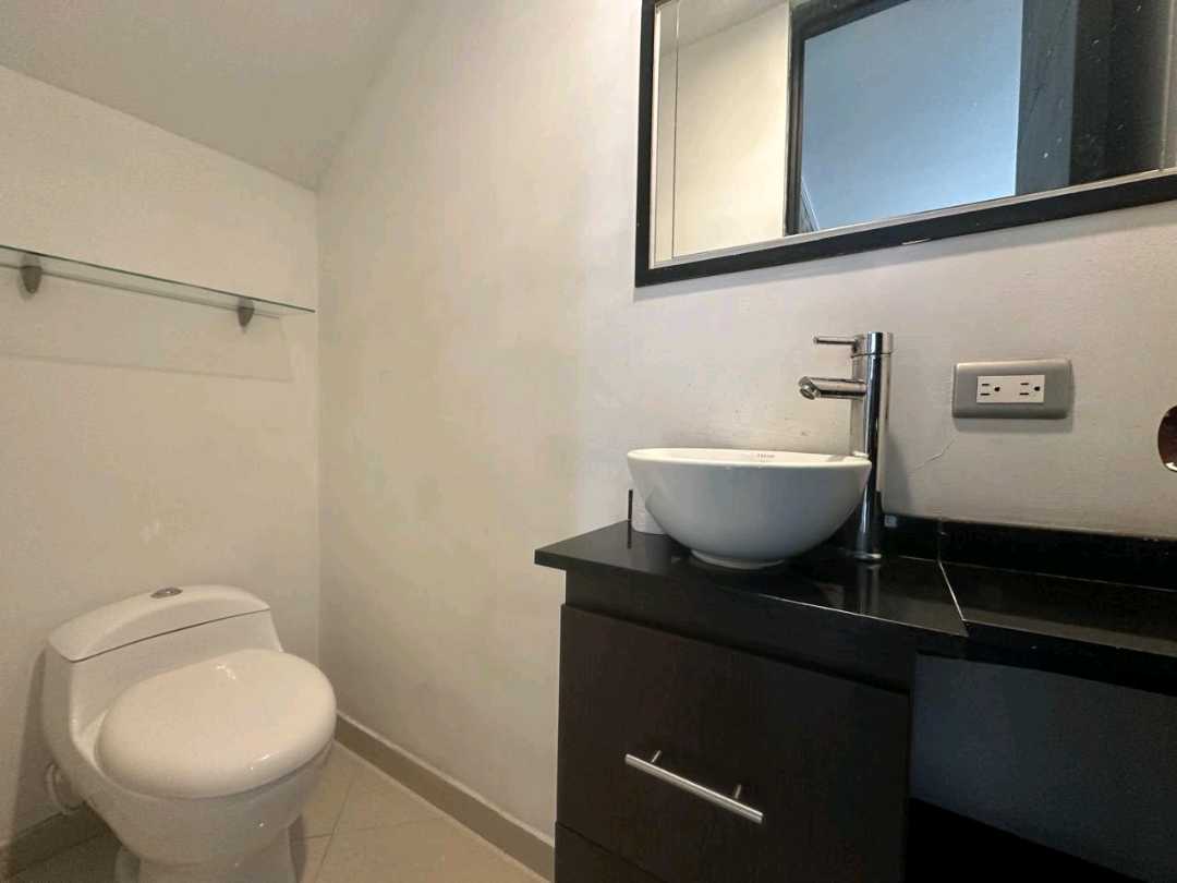 Arriendo apartamento duplex laureles