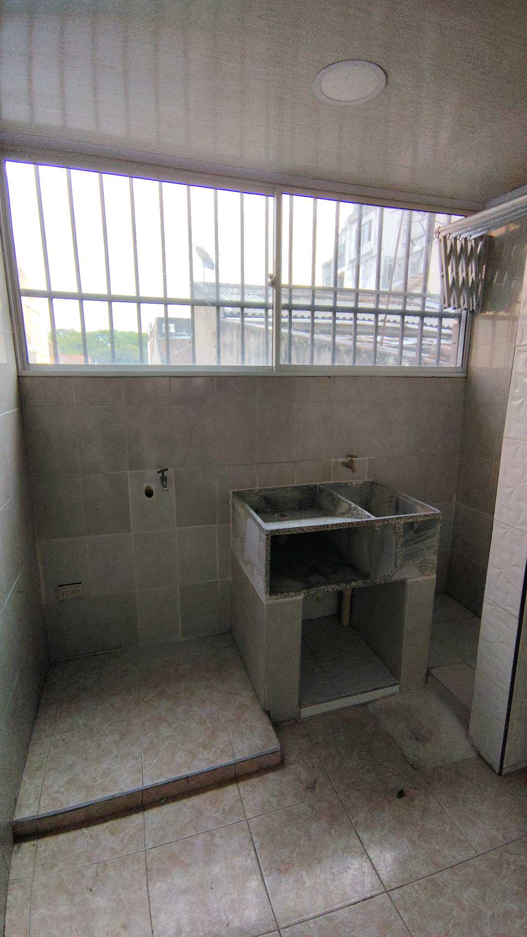 ARRIENDO APARTAMENTO AL SUR DE CALI BARRIO INGENIO 3 PISO