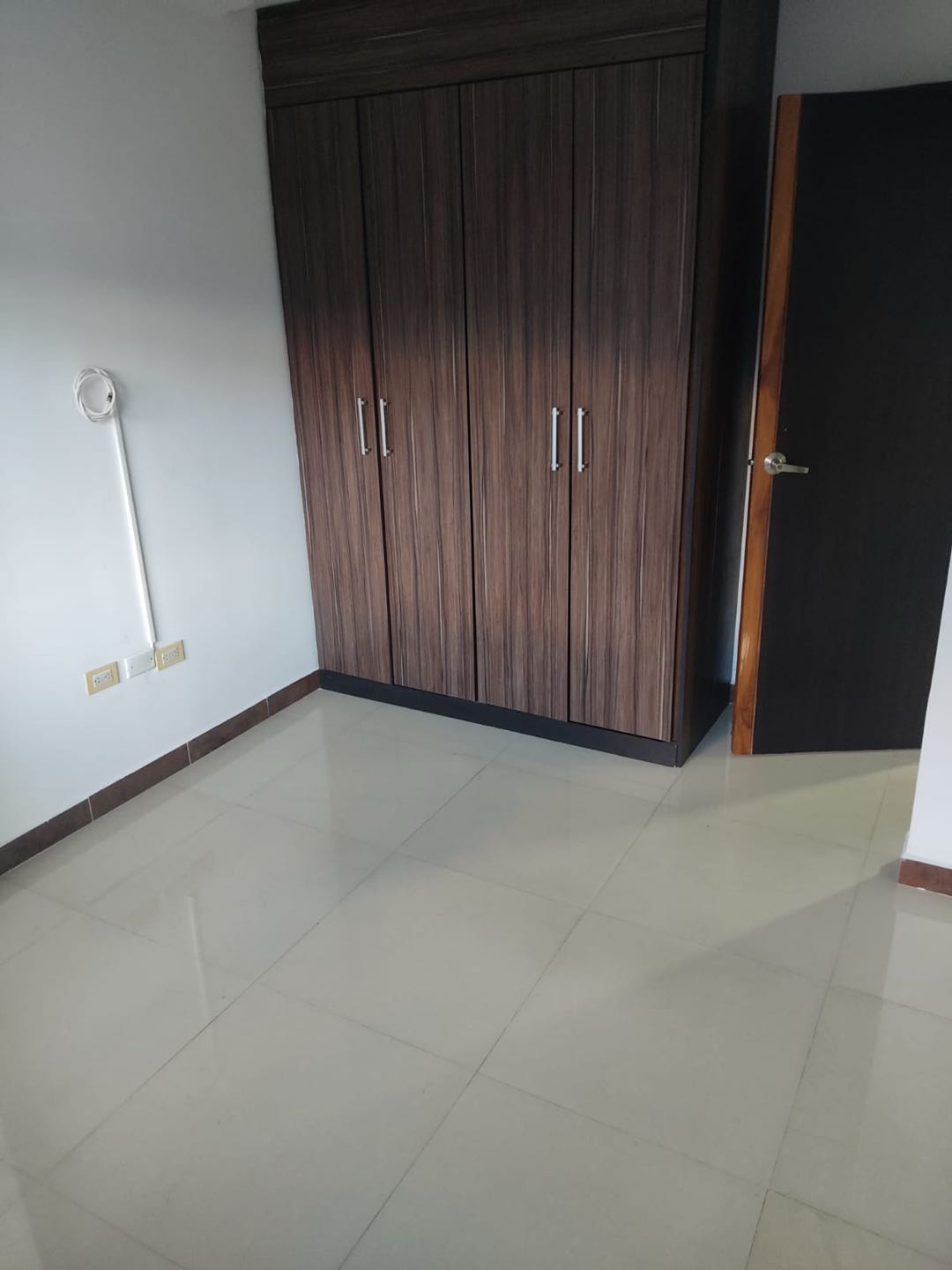 ARRIENDO APARTAMENTO EN EL VELÓDROMO