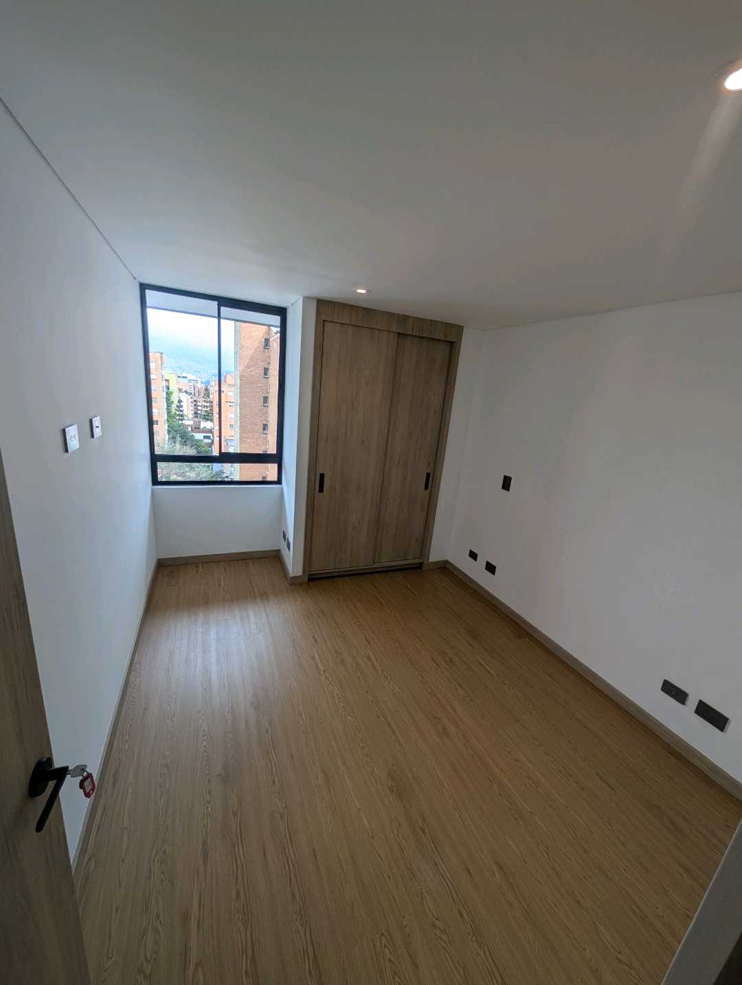 Arriendo apartamento en la castellana