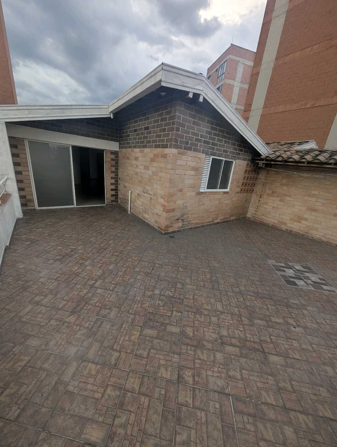 Arriendo apartamento en la floresta