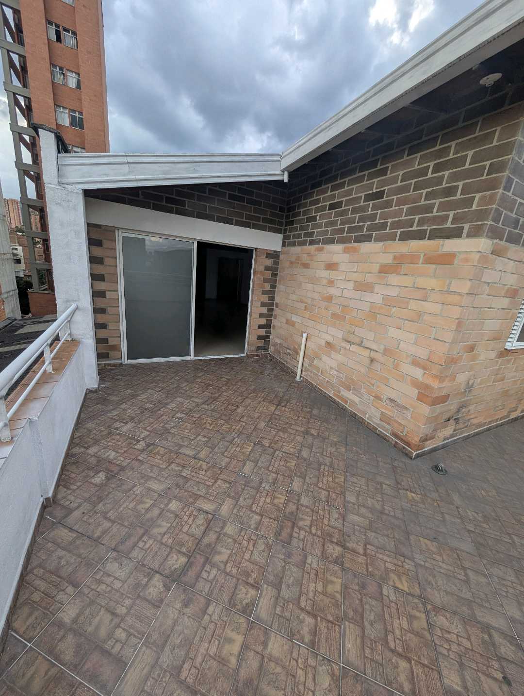 Arriendo apartamento en la floresta