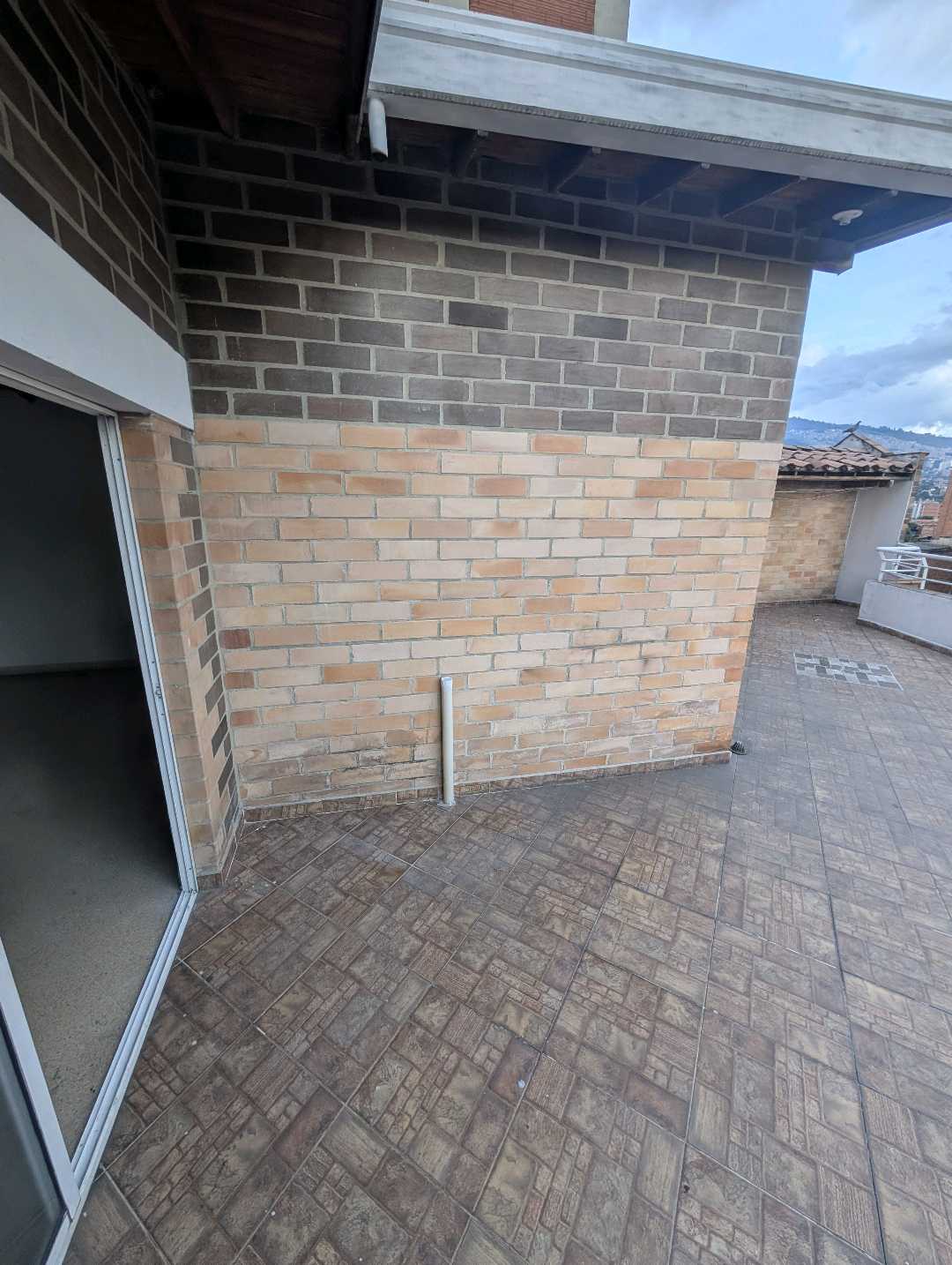 Arriendo apartamento en la floresta