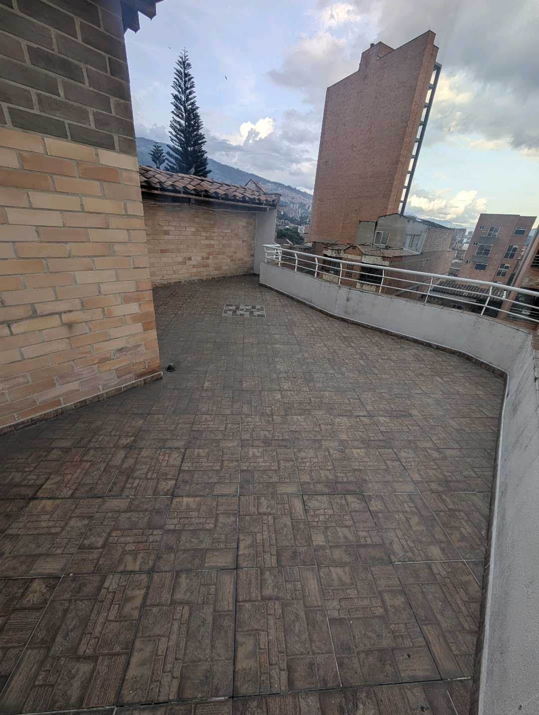 Arriendo apartamento en la floresta