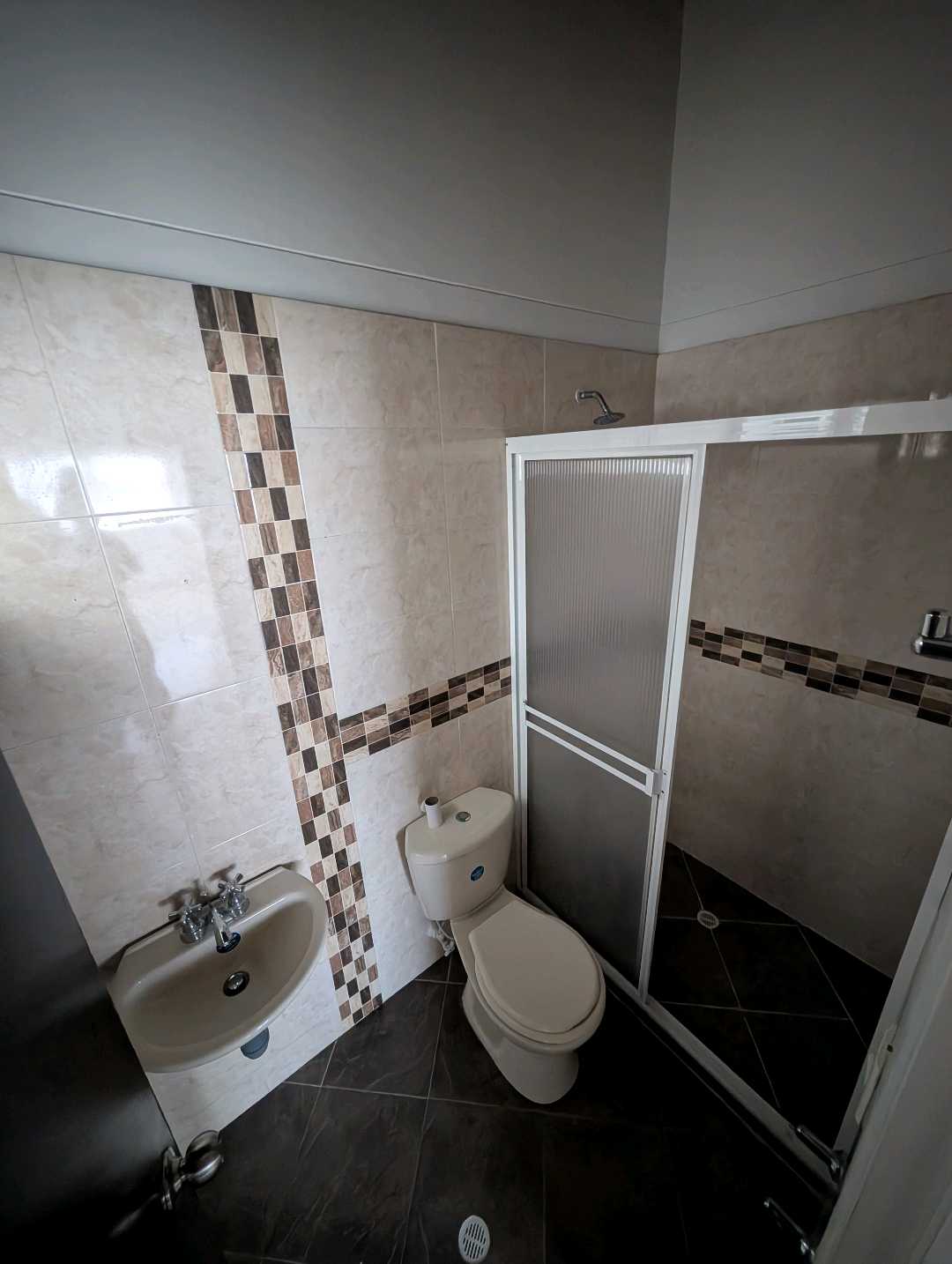 Arriendo apartamento en la floresta