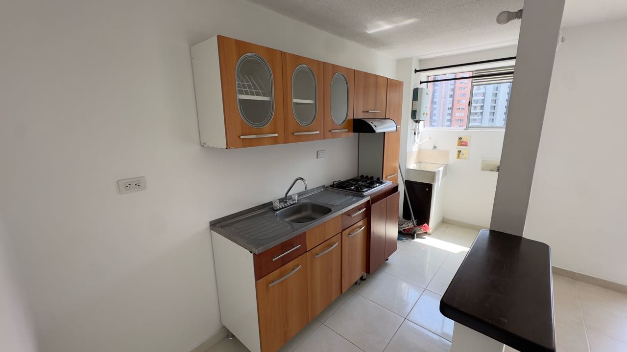 Arriendo apartamento en la loma de los Bernal
