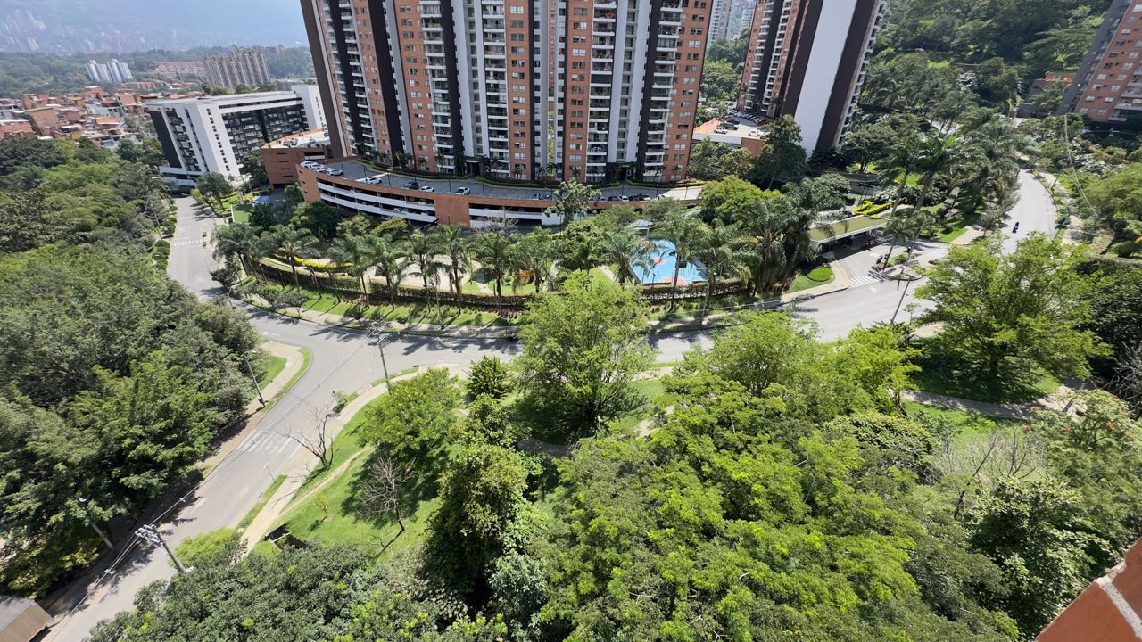 Arriendo apartamento en la loma de los Bernal