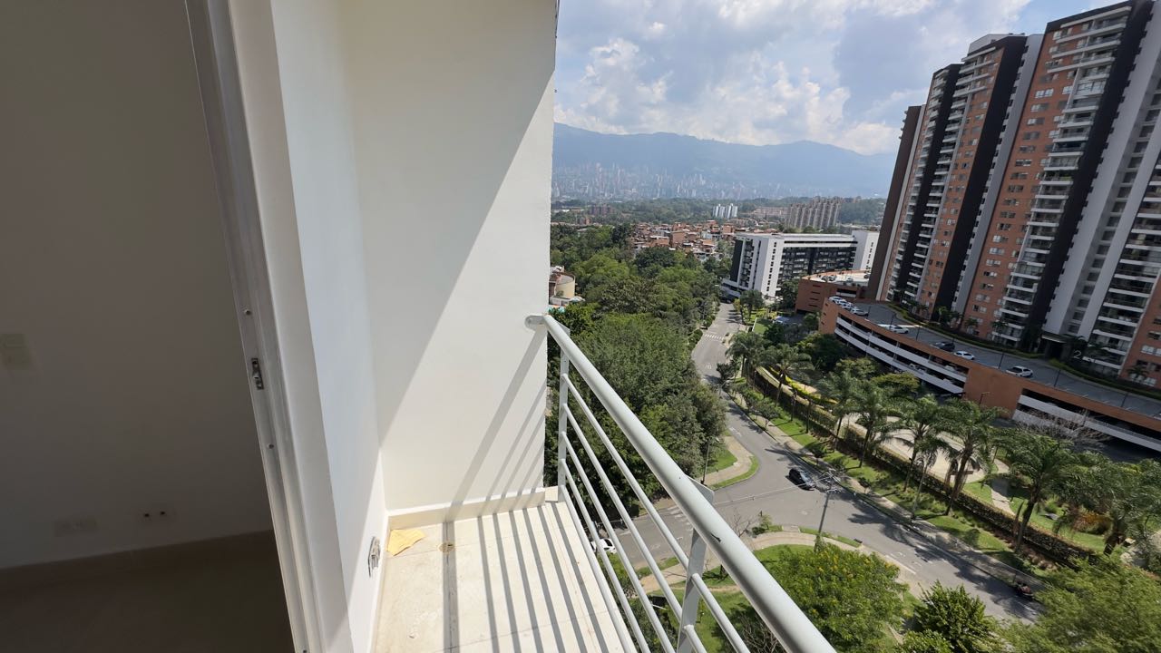 Arriendo apartamento en la loma de los Bernal