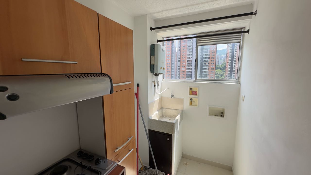 Arriendo apartamento en la loma de los Bernal