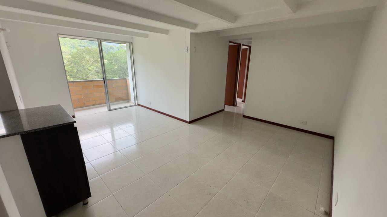 Arriendo apartamento en la loma de los bernal