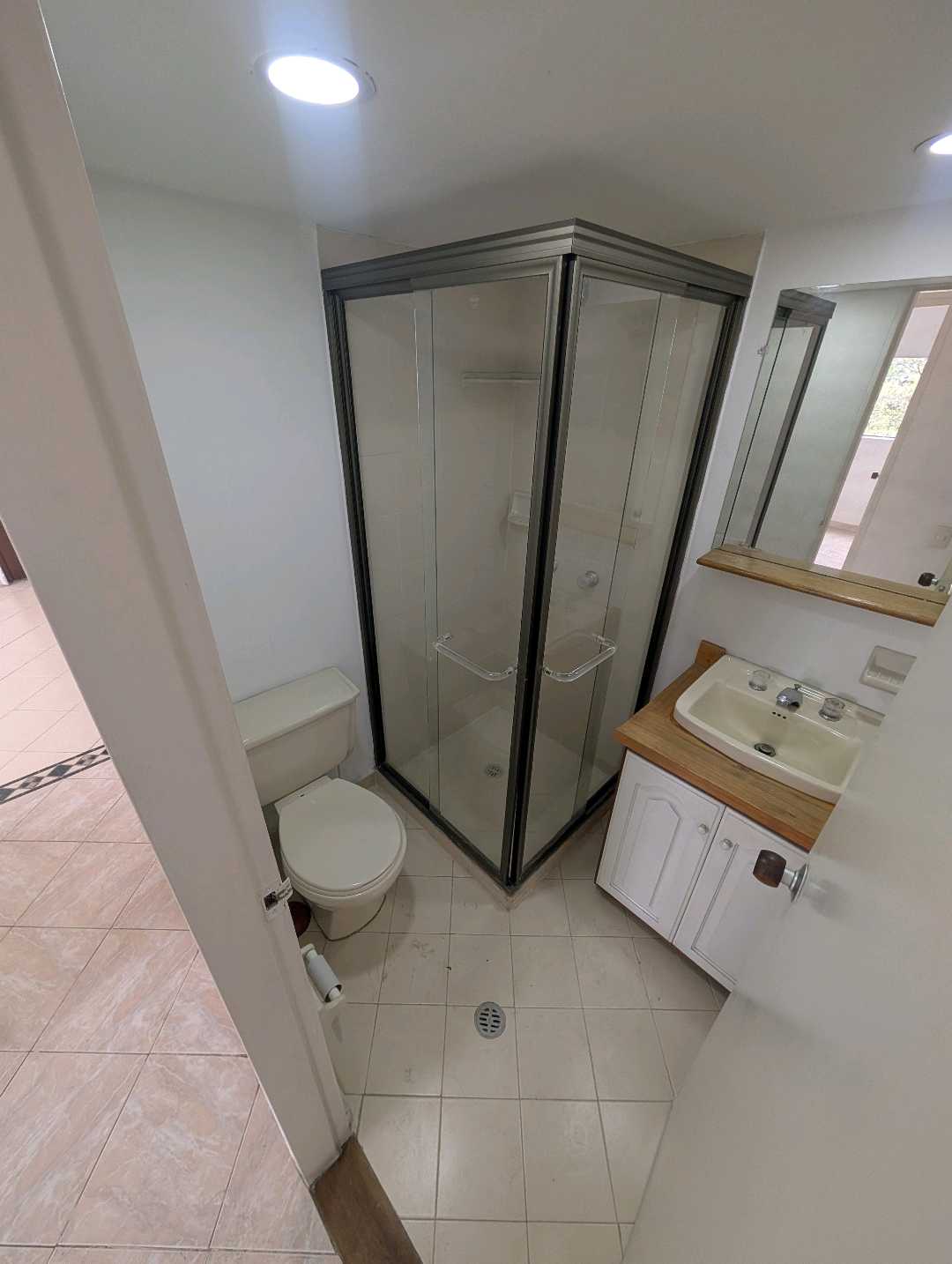 Arriendo apartamento en la loma de los bernal