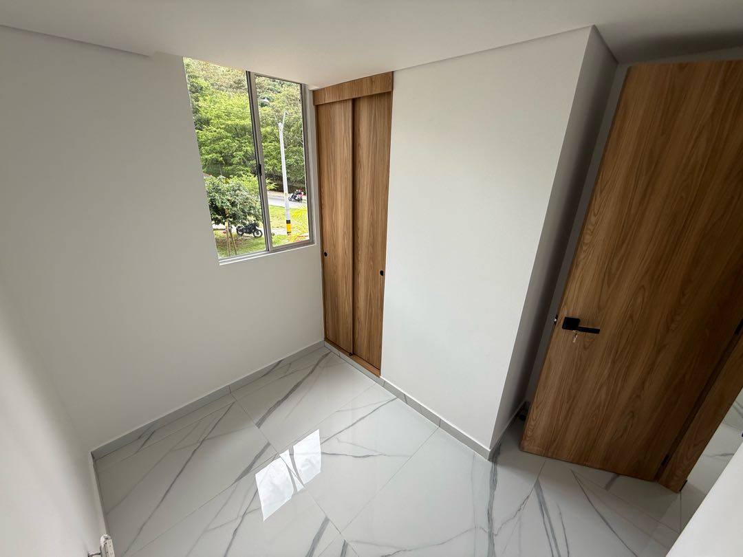 ARRIENDO APARTAMENTO EN LA LOMA DE LOS BERNAL