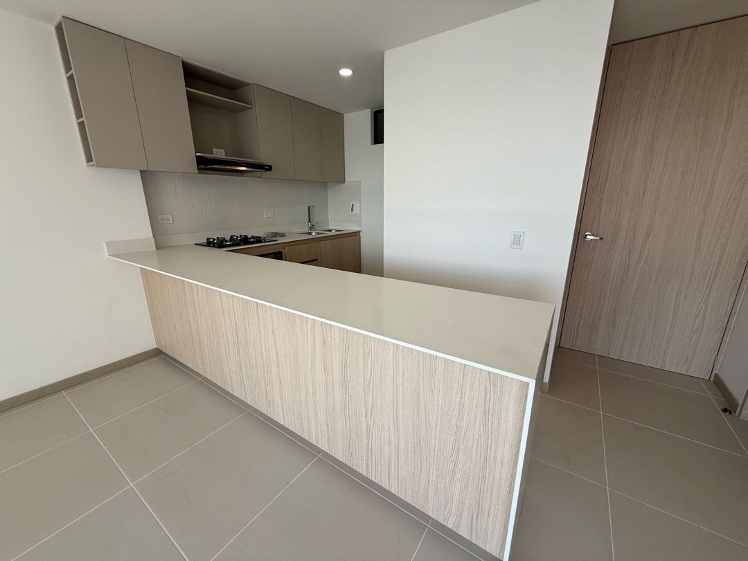 ARRIENDO APARTAMENTO EN LA LOMA DEL ESCOBERO