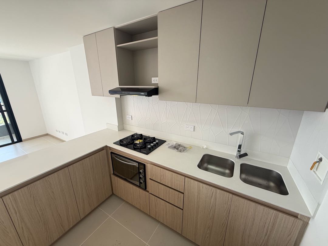 ARRIENDO APARTAMENTO EN LA LOMA DEL ESCOBERO