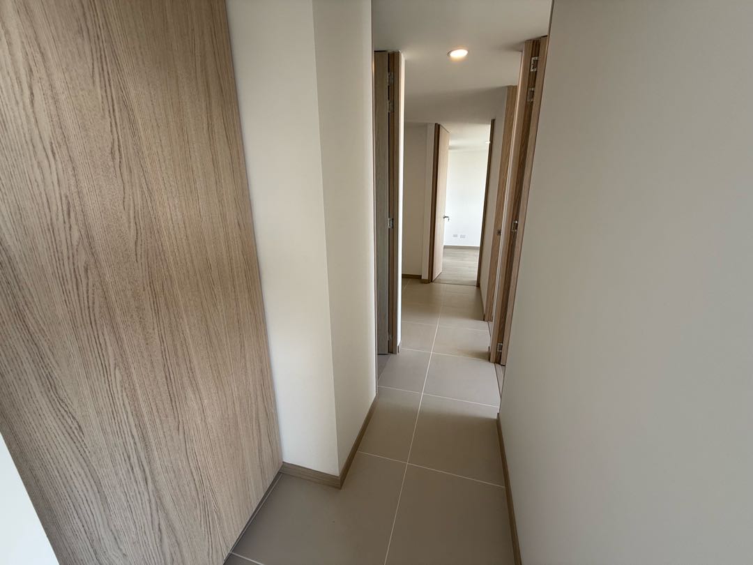 ARRIENDO APARTAMENTO EN LA LOMA DEL ESCOBERO