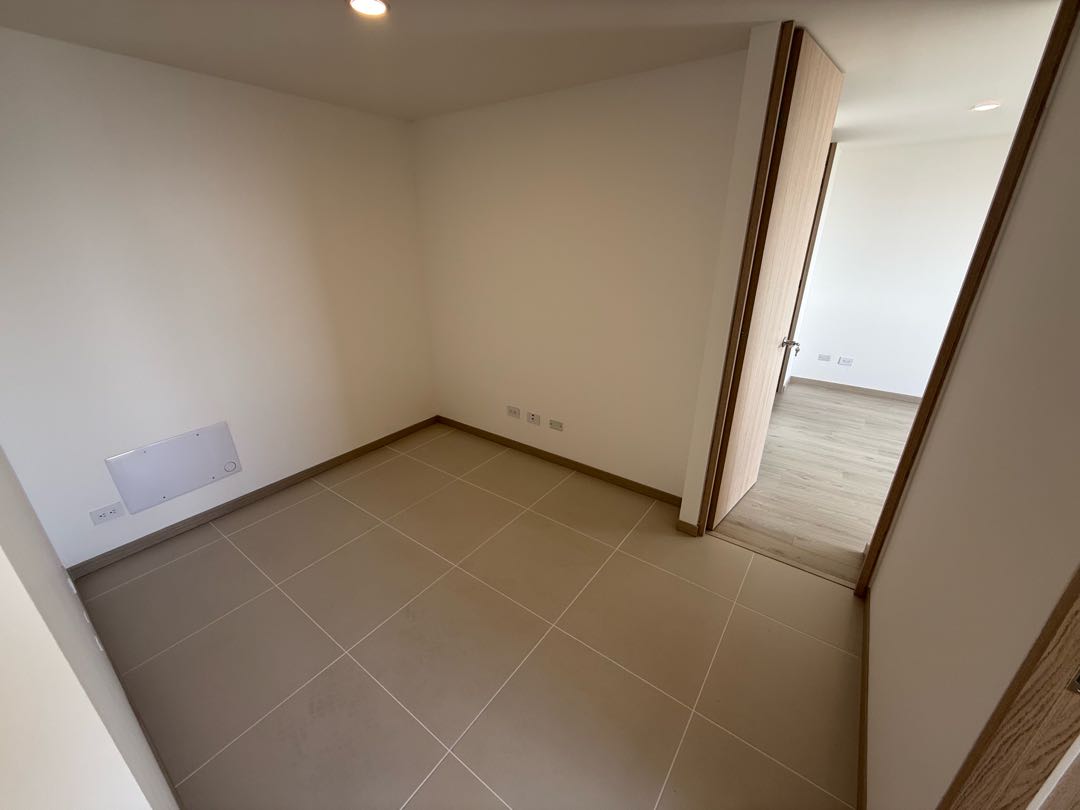 ARRIENDO APARTAMENTO EN LA LOMA DEL ESCOBERO