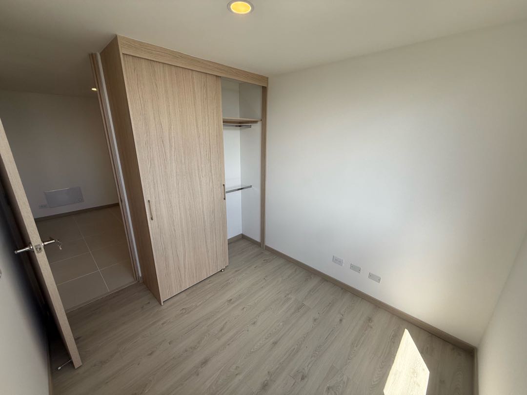 ARRIENDO APARTAMENTO EN LA LOMA DEL ESCOBERO