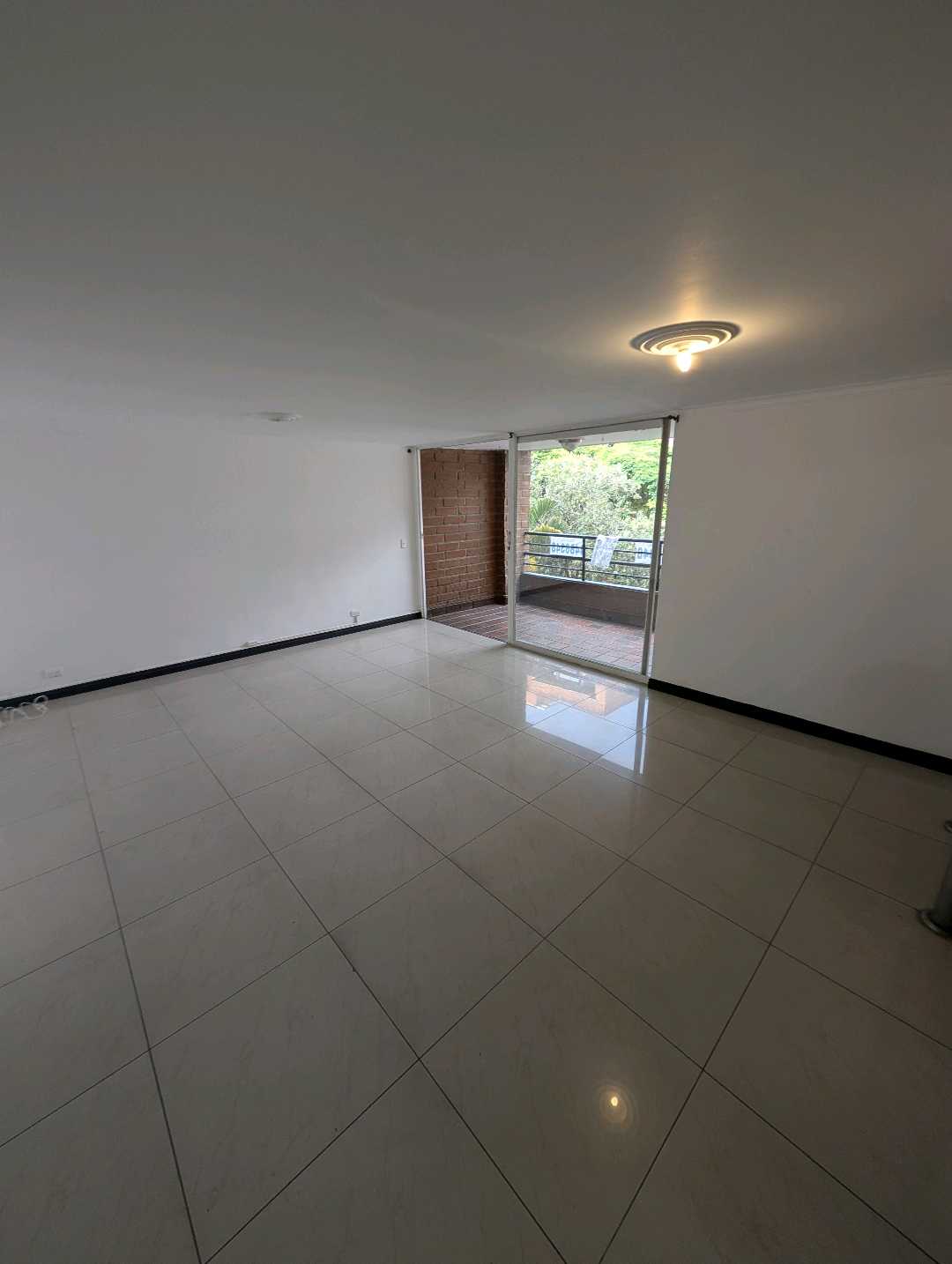 Arriendo apartamento en laureles